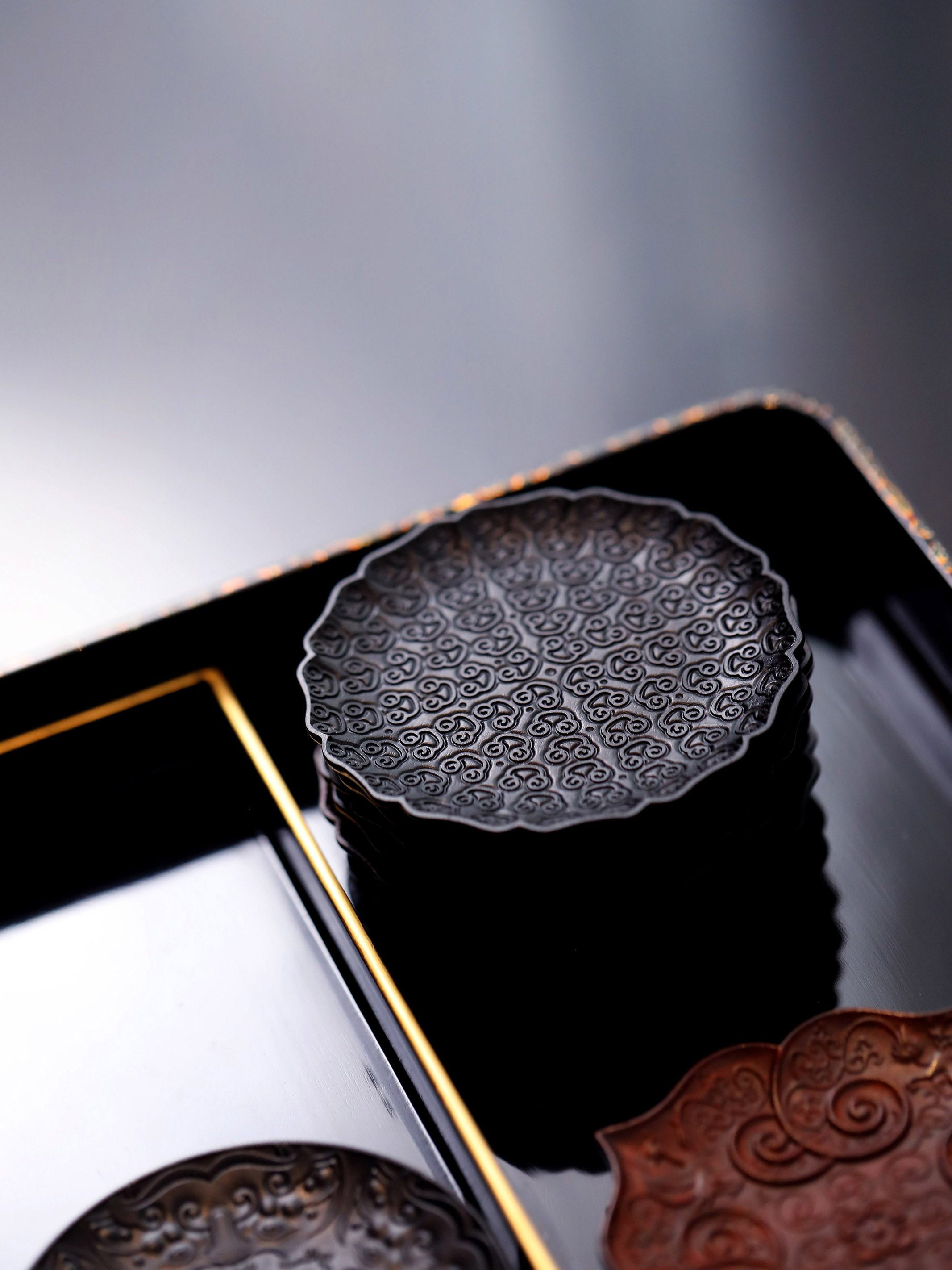 紫光檀雕刻茶托三套(18只)