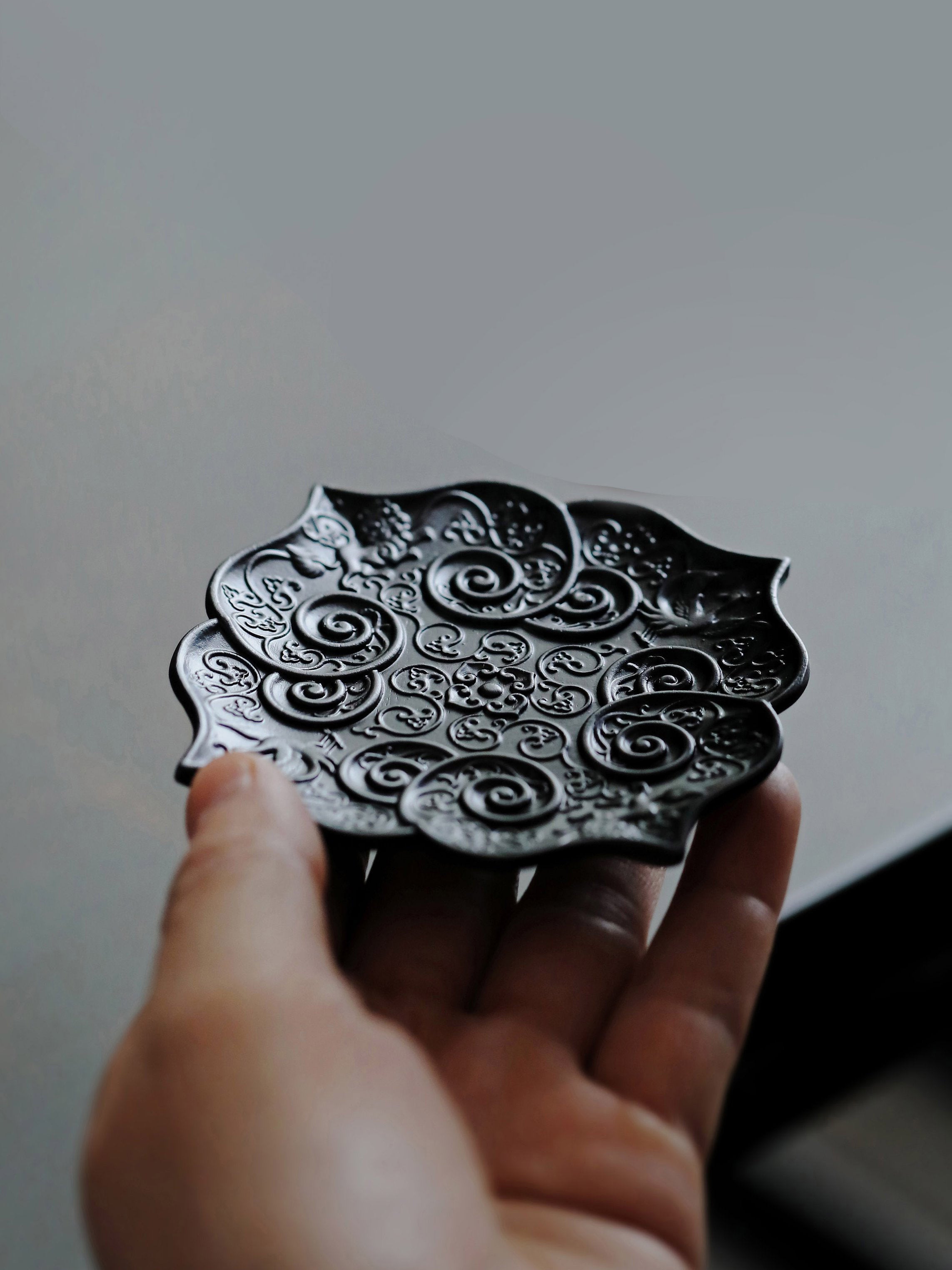 紫光檀雕刻茶托三套(18只)