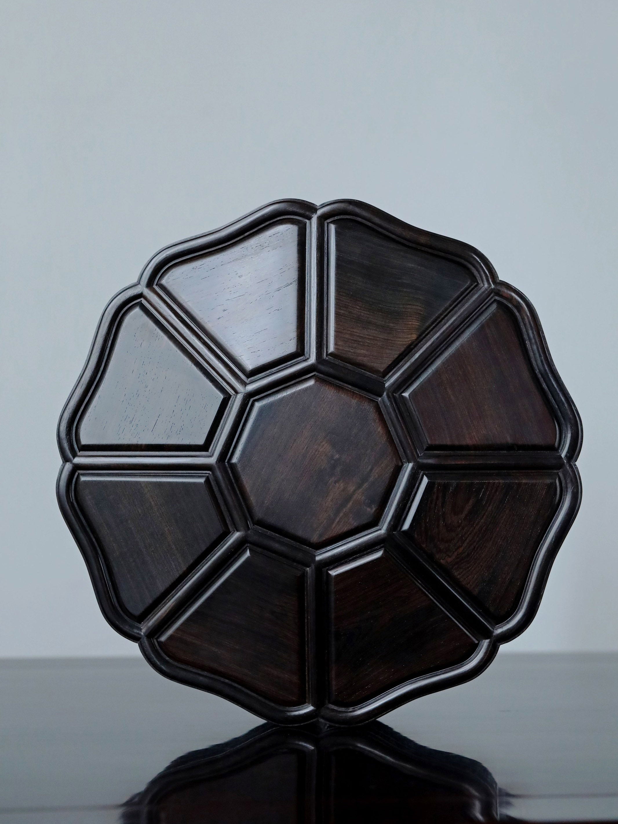 紫光檀素面葵花八宝果盒