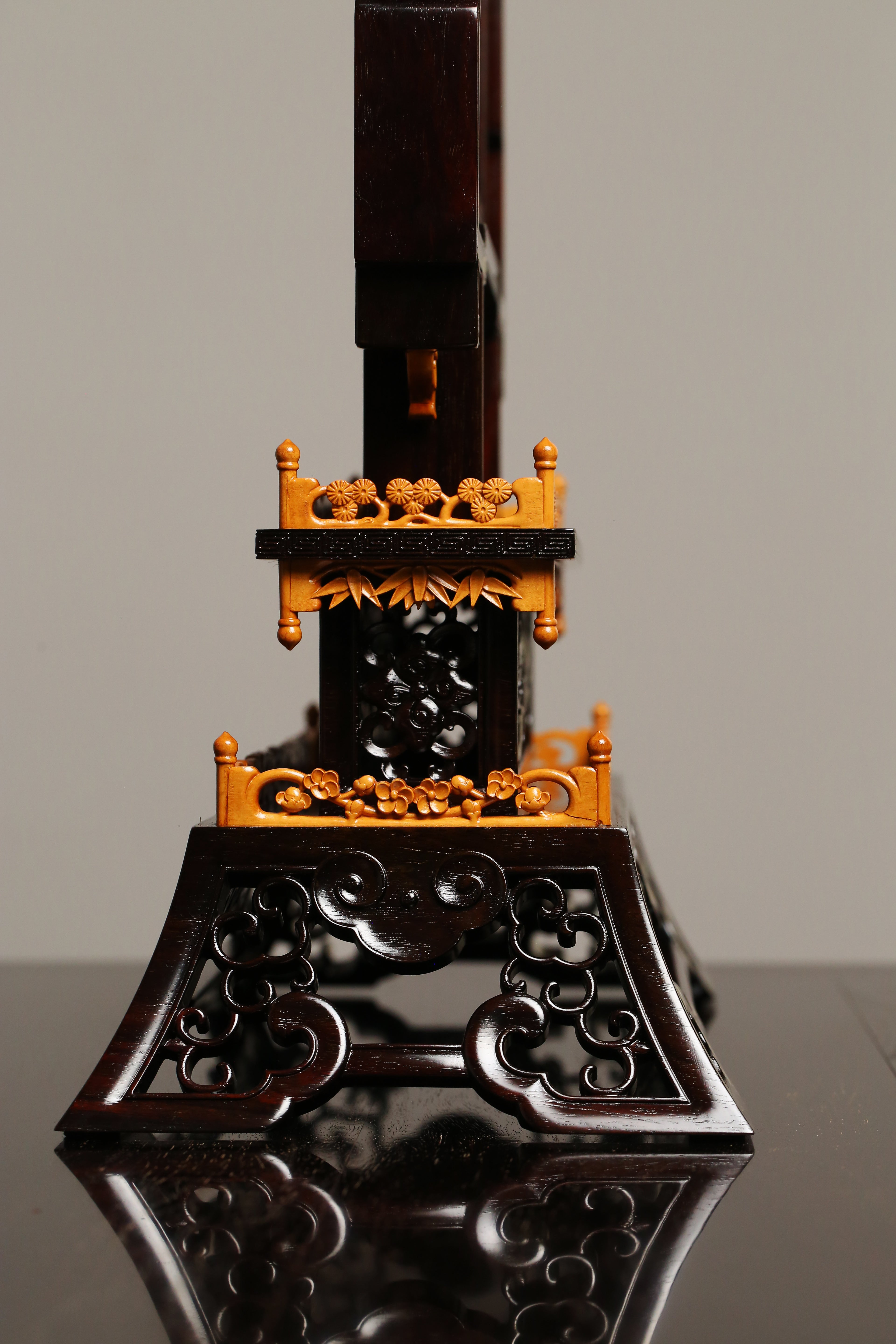 紫檀黄杨童子石榴插屏