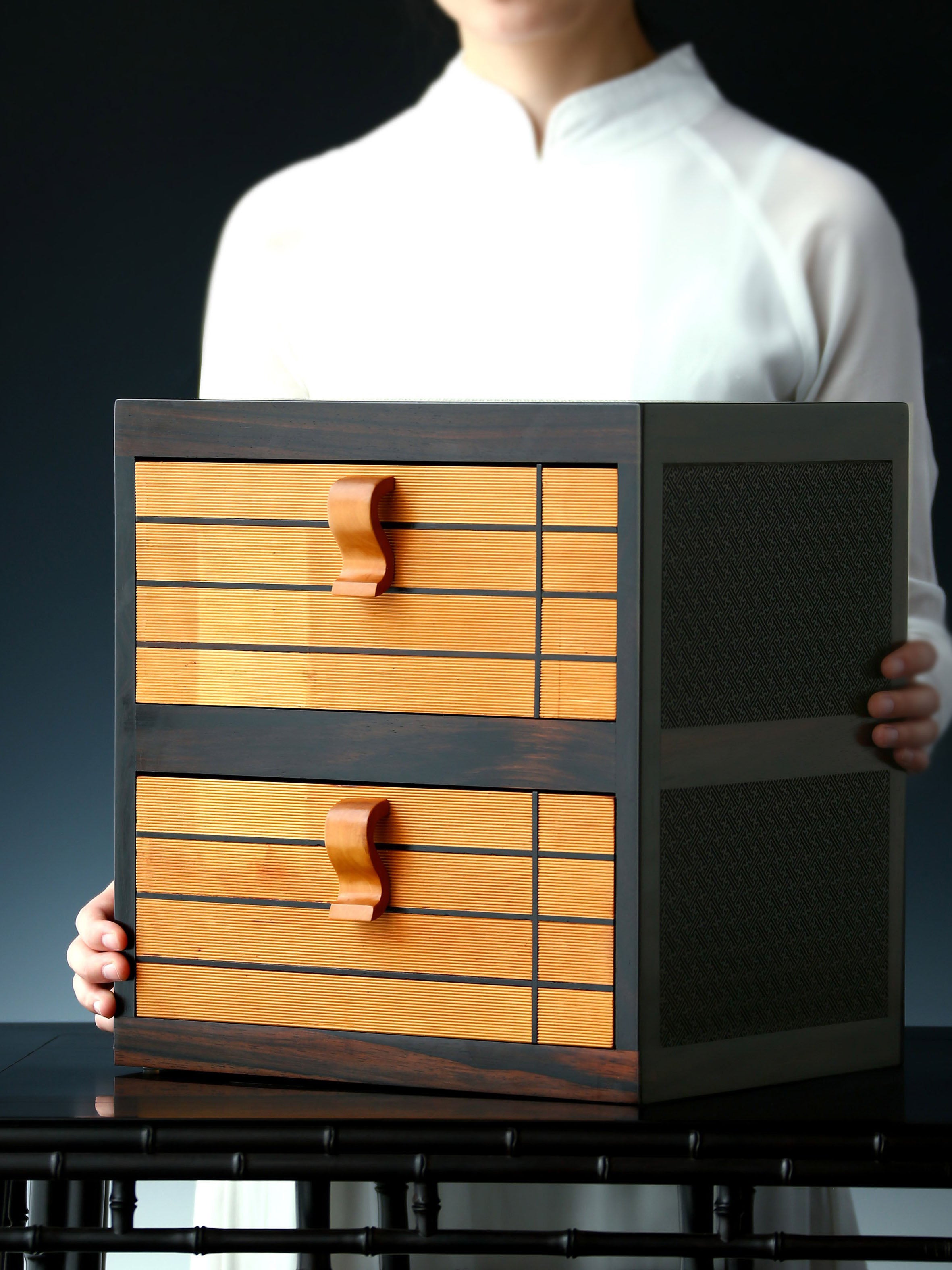 大叶紫檀嵌黄杨双层书箱式茶盒