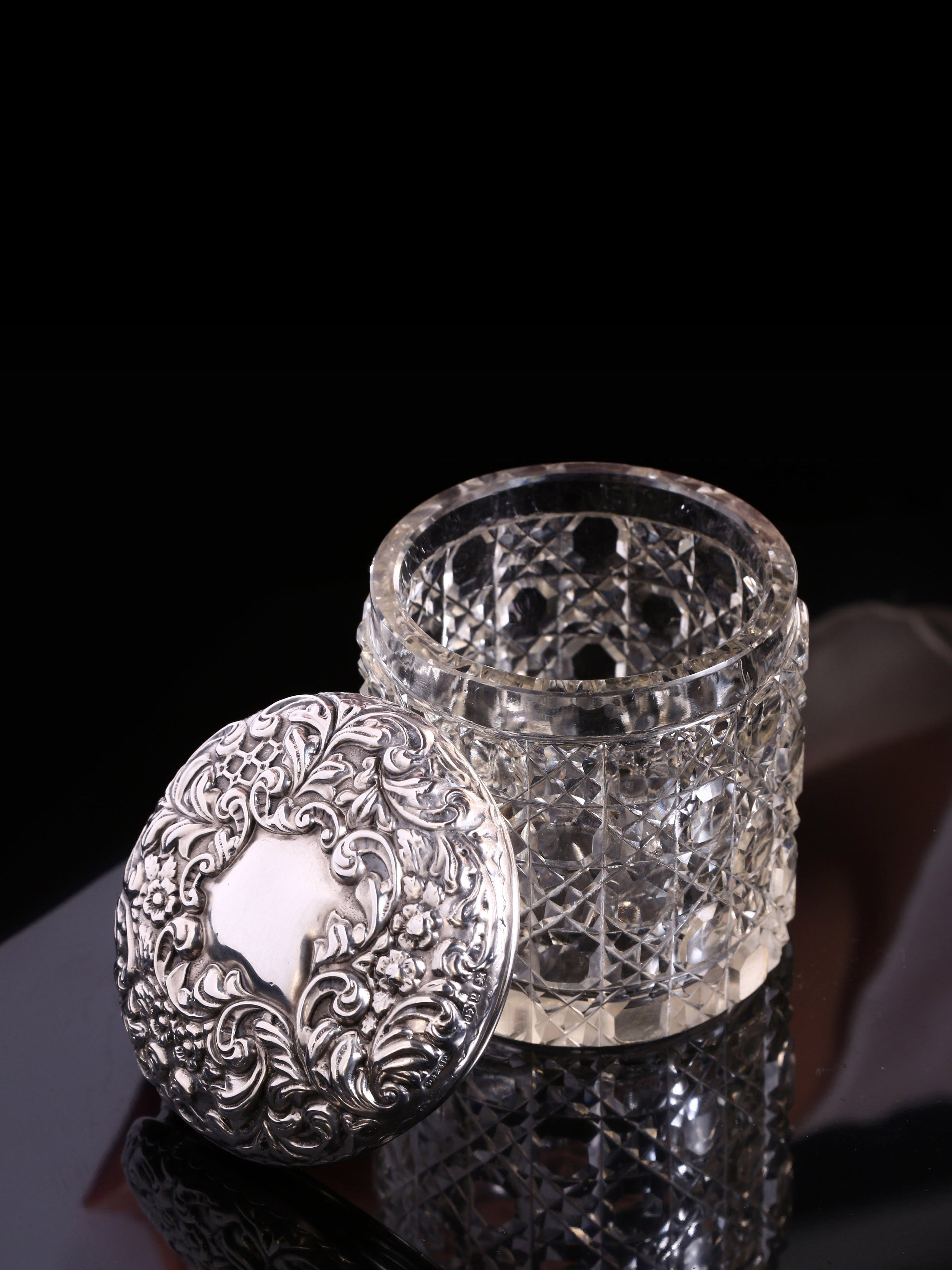 走狮银标纯银盖切割水晶英国老茶叶罐