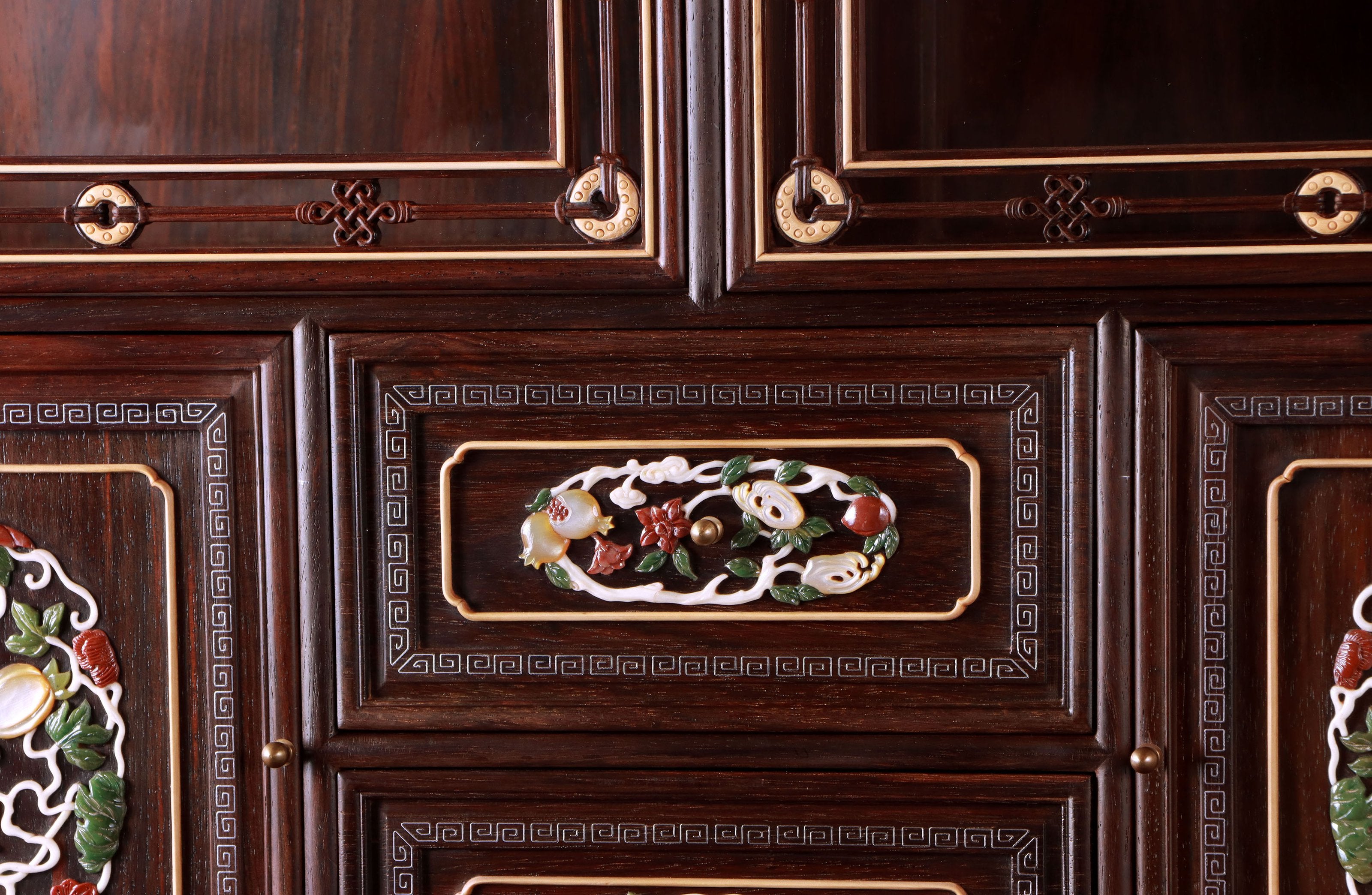 宫廷复刻百宝瓜蝶纹案上多宝阁