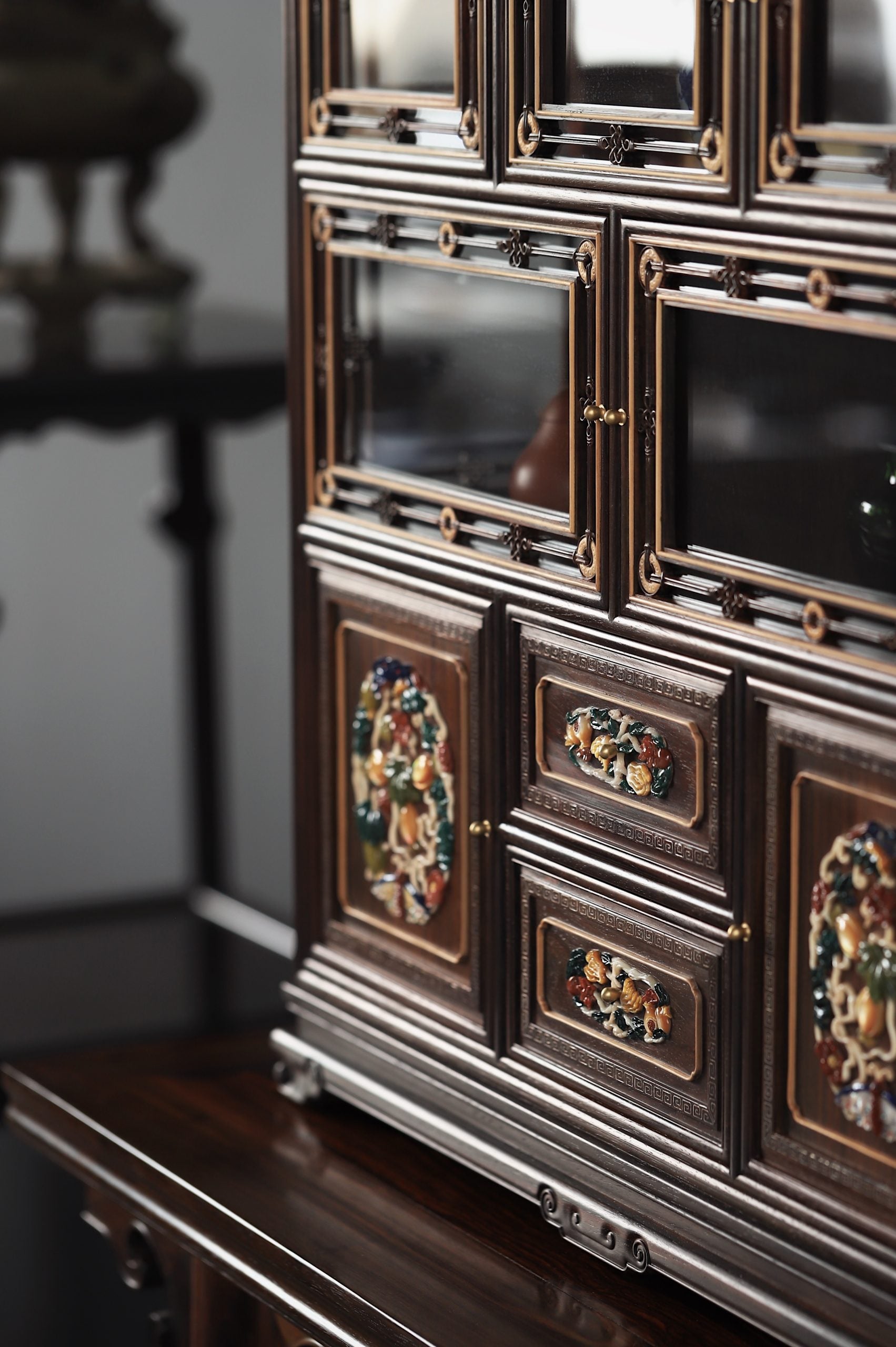 宫廷复刻百宝瓜蝶纹案上多宝阁