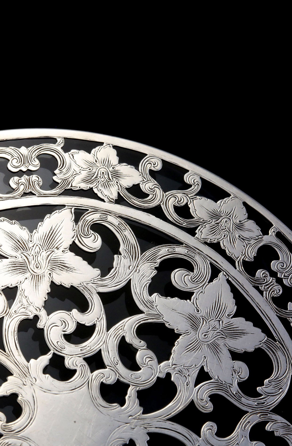 英国19世纪纯银包水晶刻花茶盘