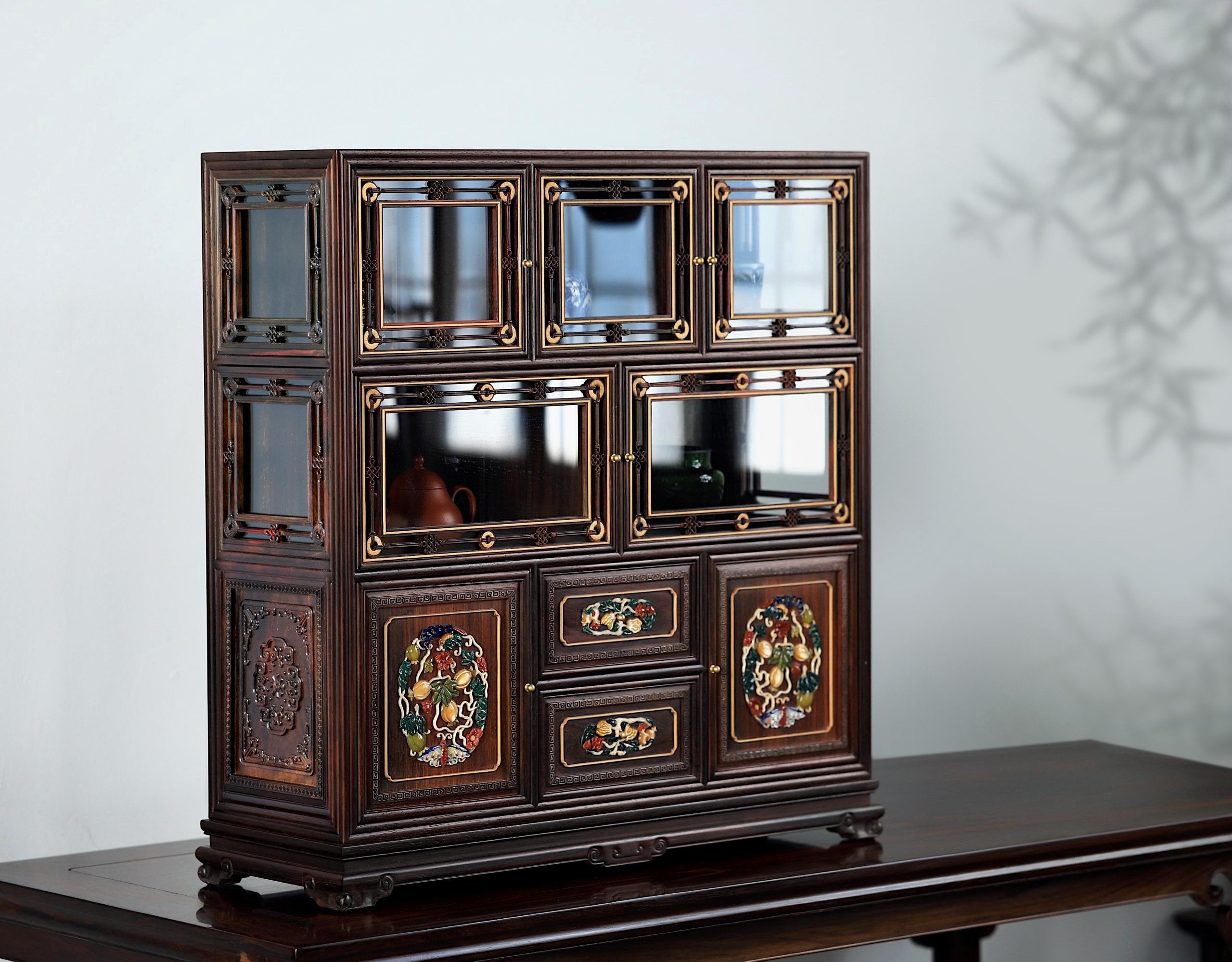 宫廷复刻百宝瓜蝶纹案上多宝阁