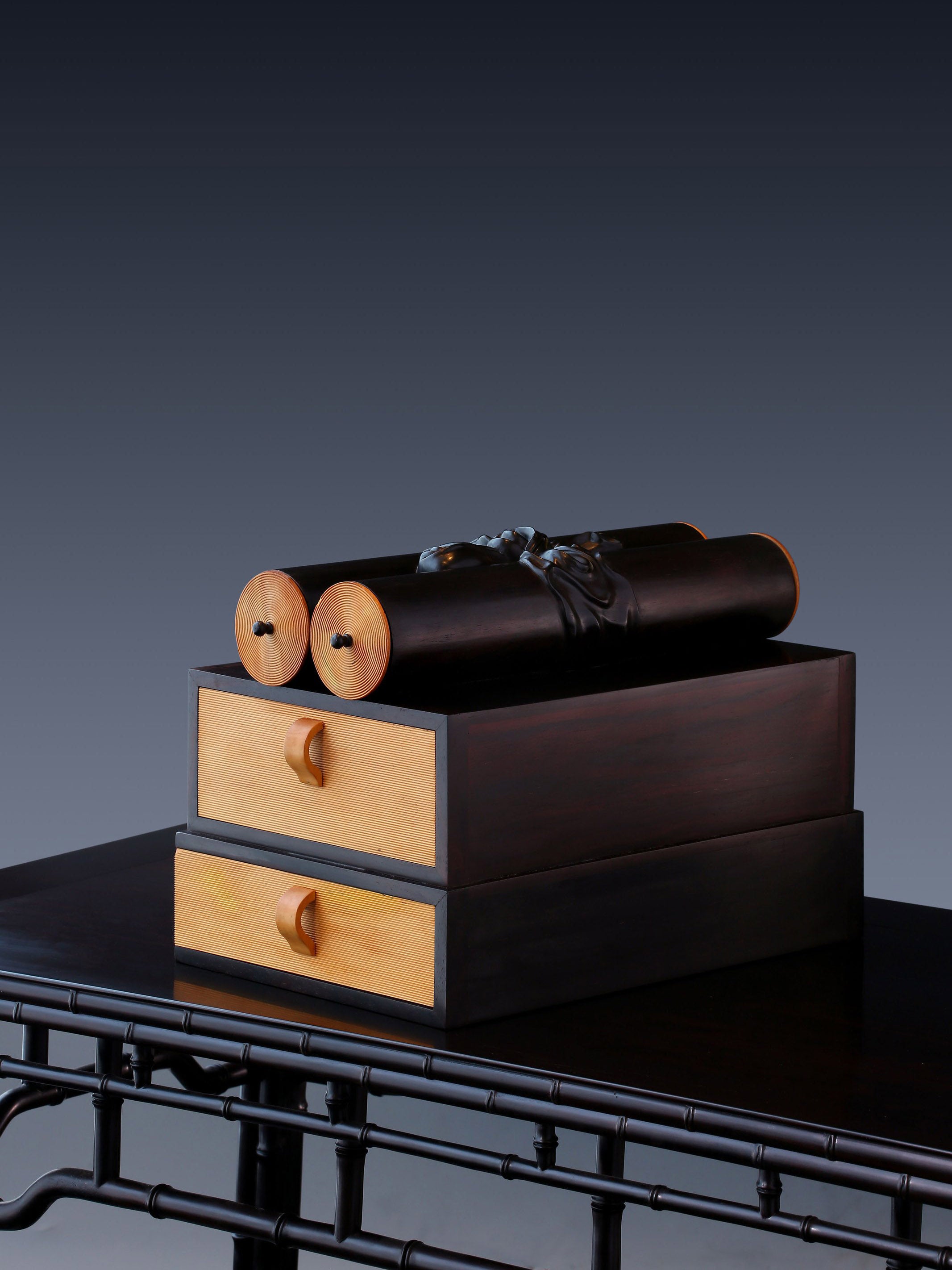 大雅堂大叶紫檀嵌黄杨书卷茶盒