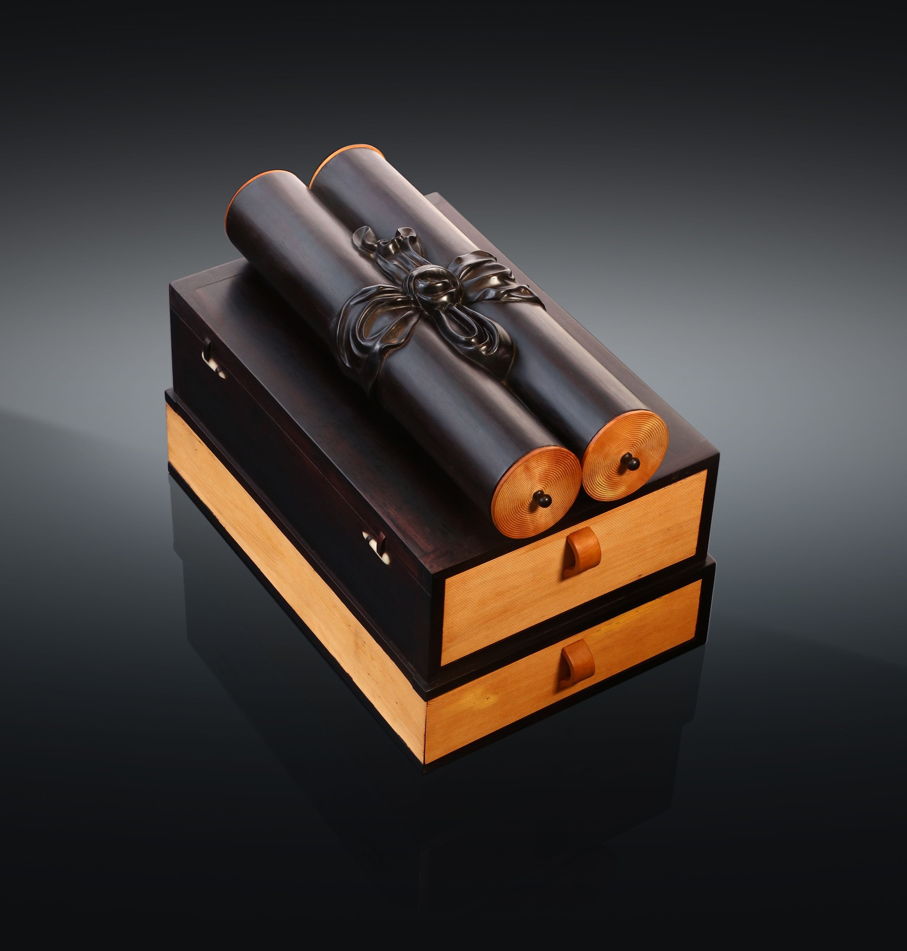 大雅堂大叶紫檀嵌黄杨书卷茶盒