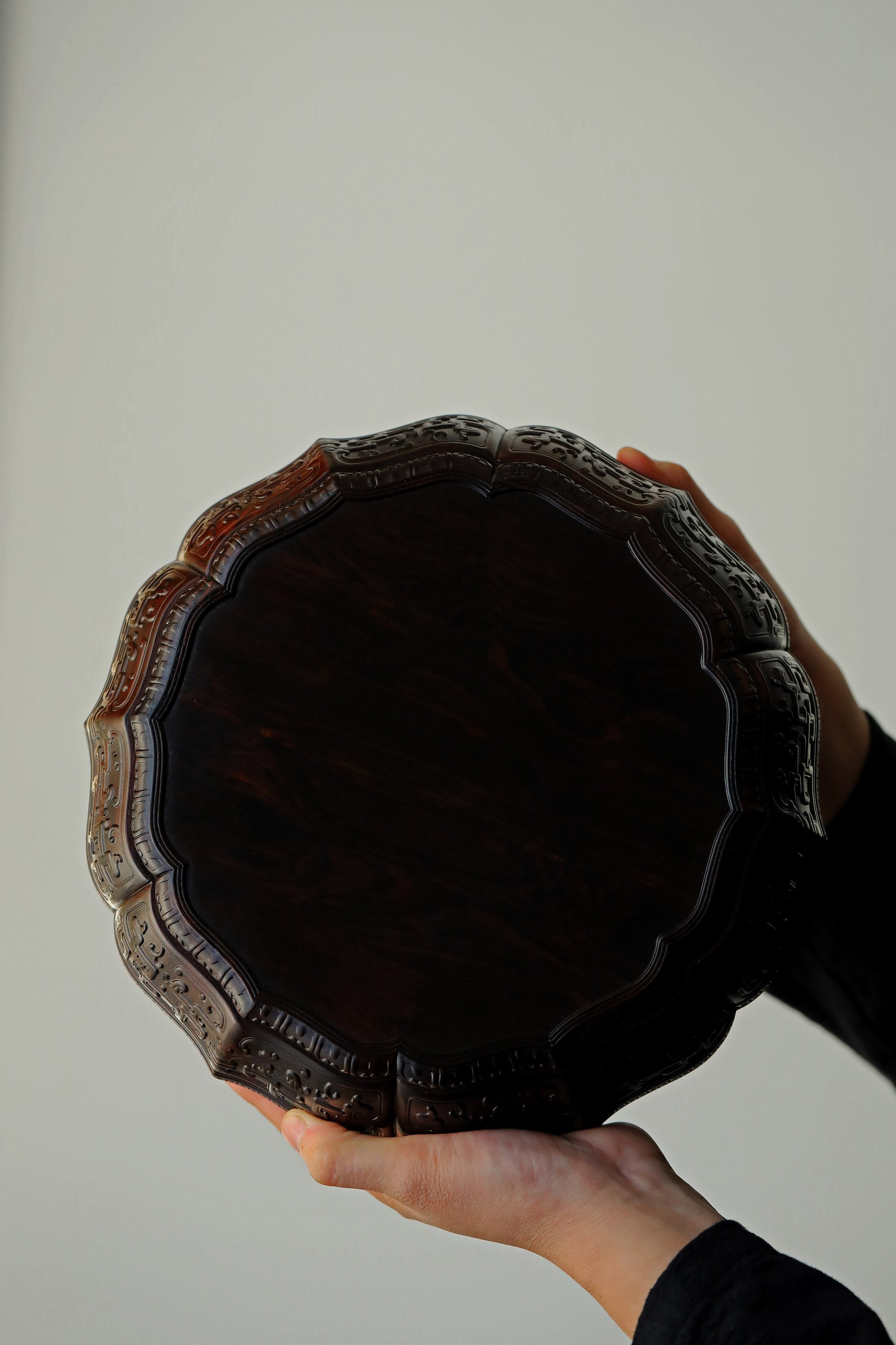 紫光檀描金暗八仙纹葵口十二角果盒