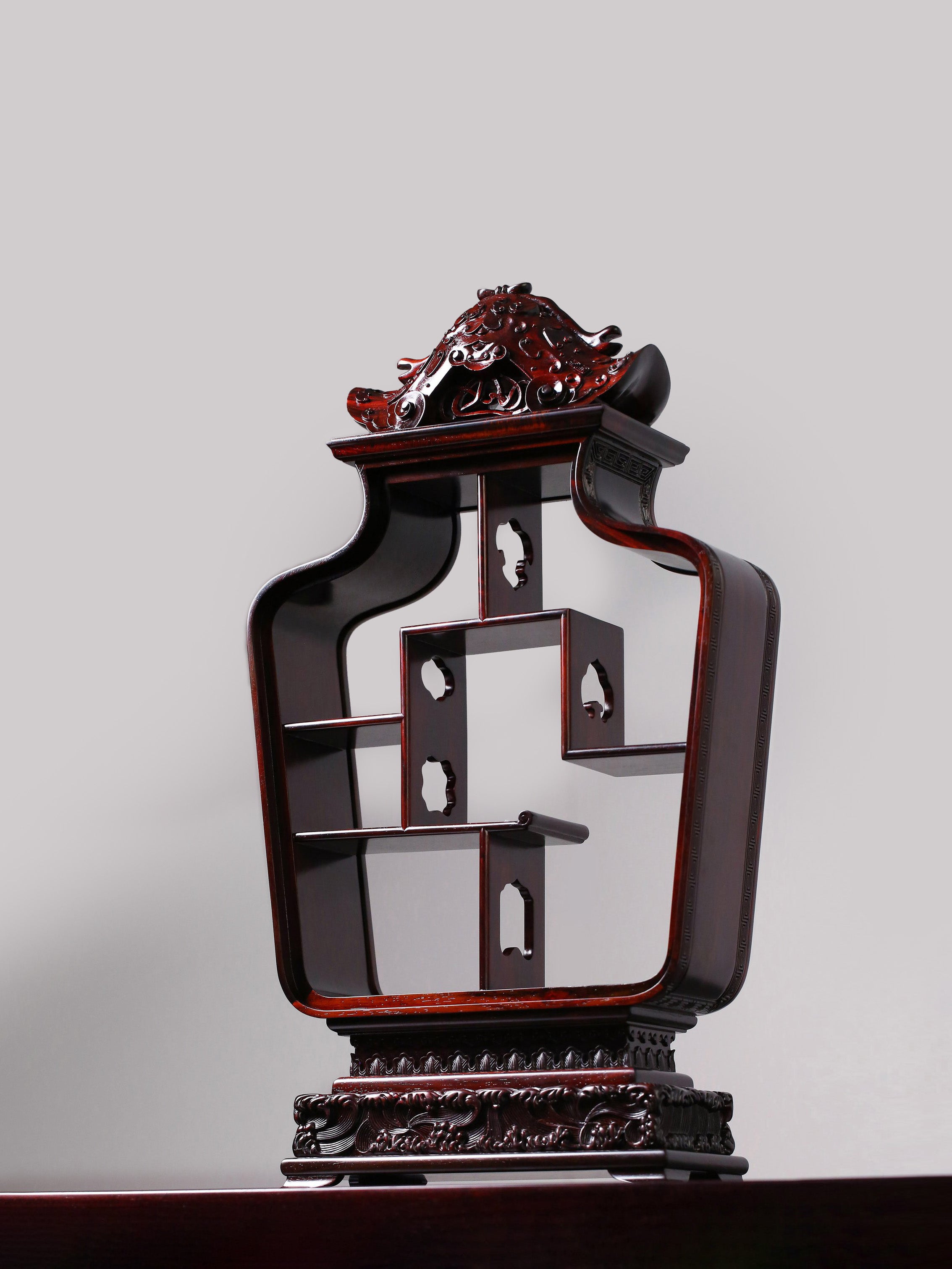 Small-leaf sandalwood bottle-shaped multi-treasure cabinet