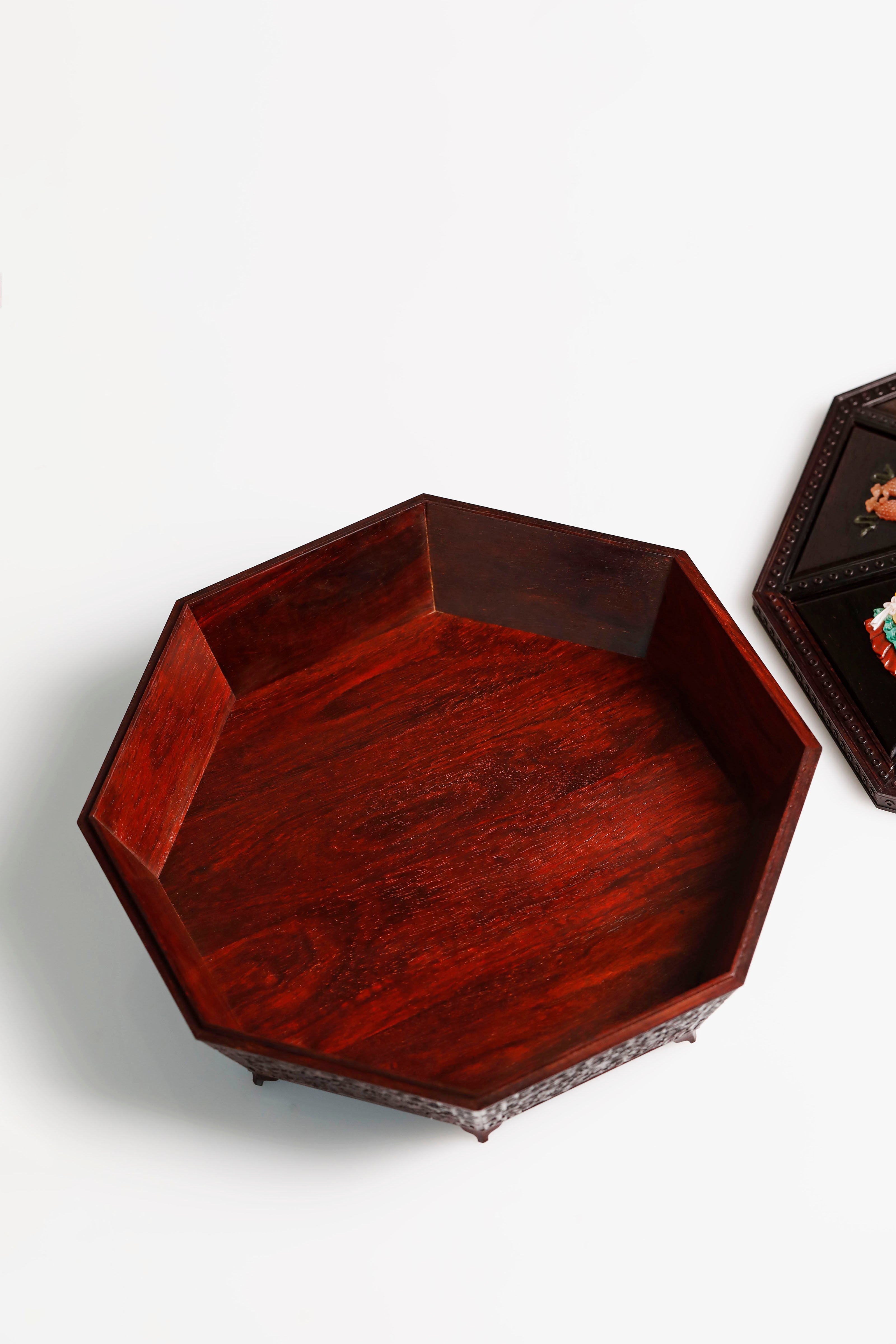 小叶紫檀百宝嵌八宝果盒