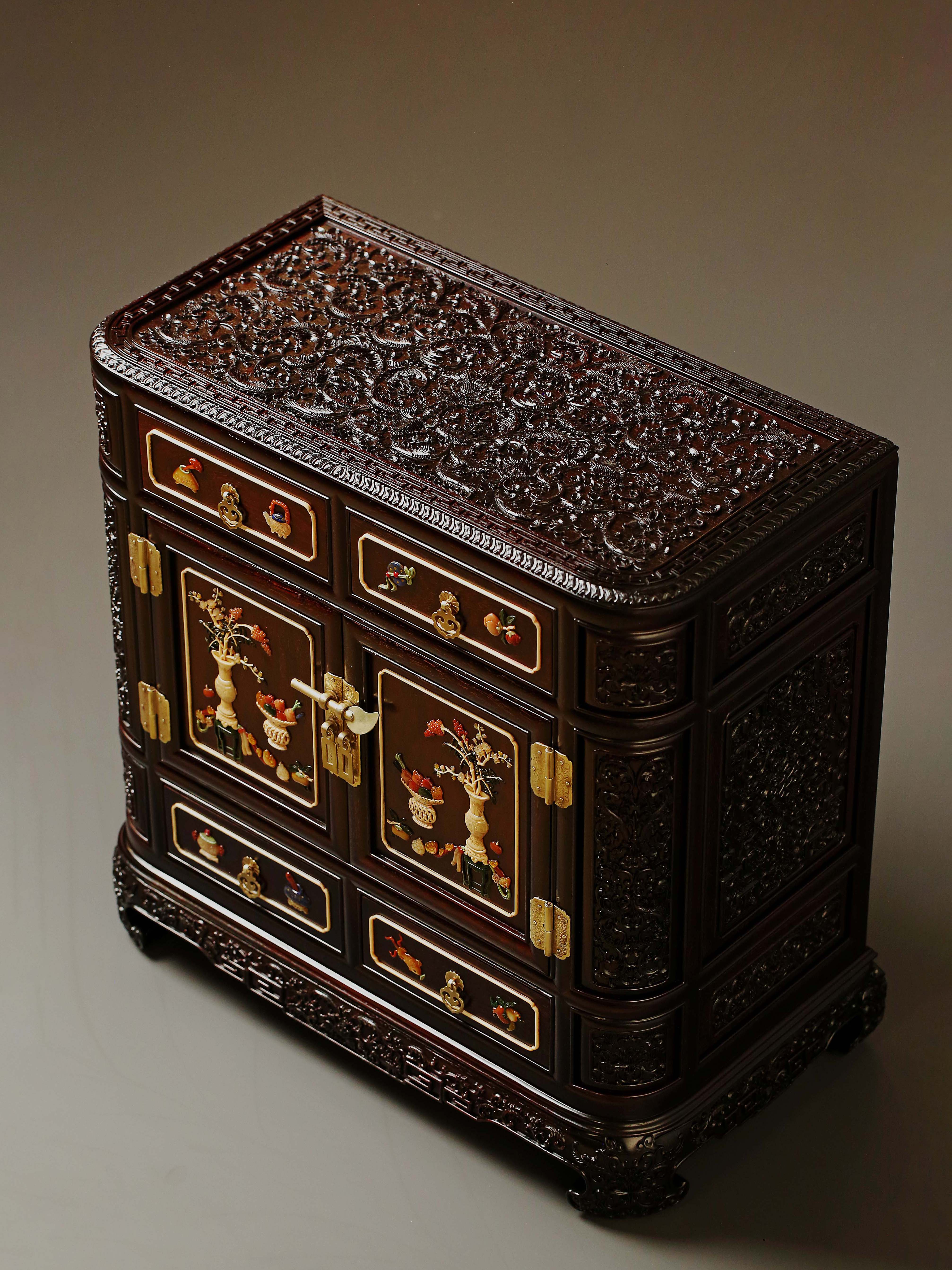 百宝嵌清供图茶边柜