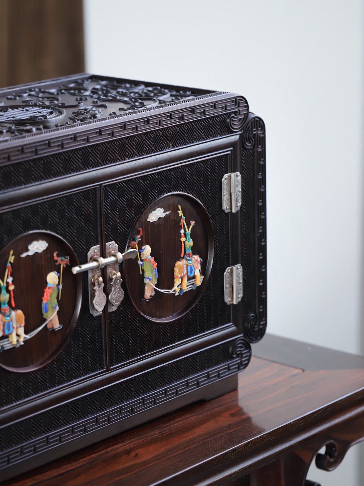 大红酸枝百宝嵌箱