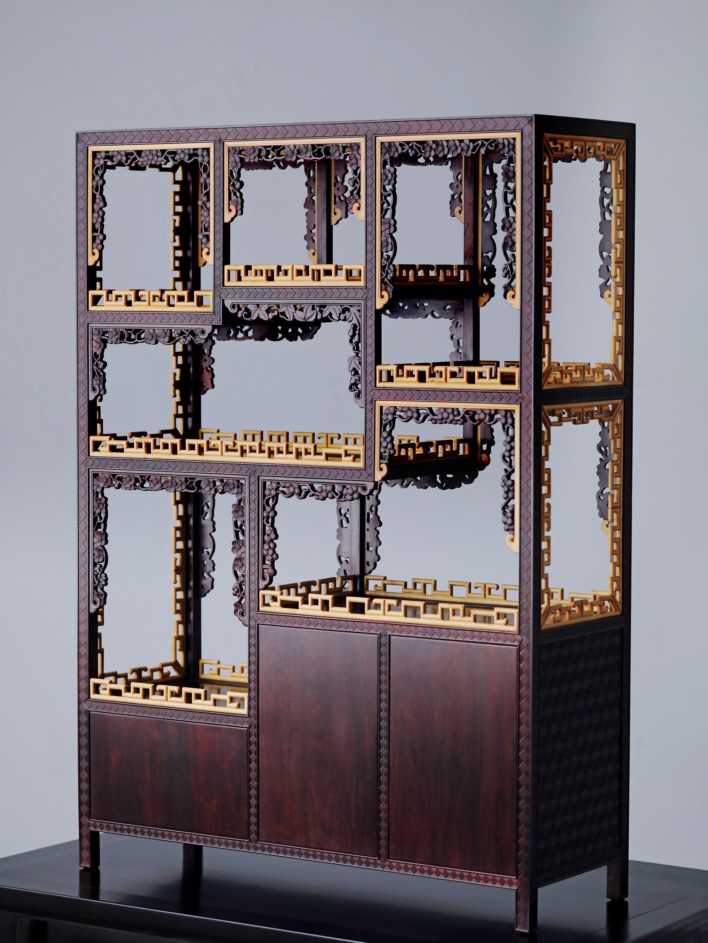 小葉紫檀百寶嵌案上博古架