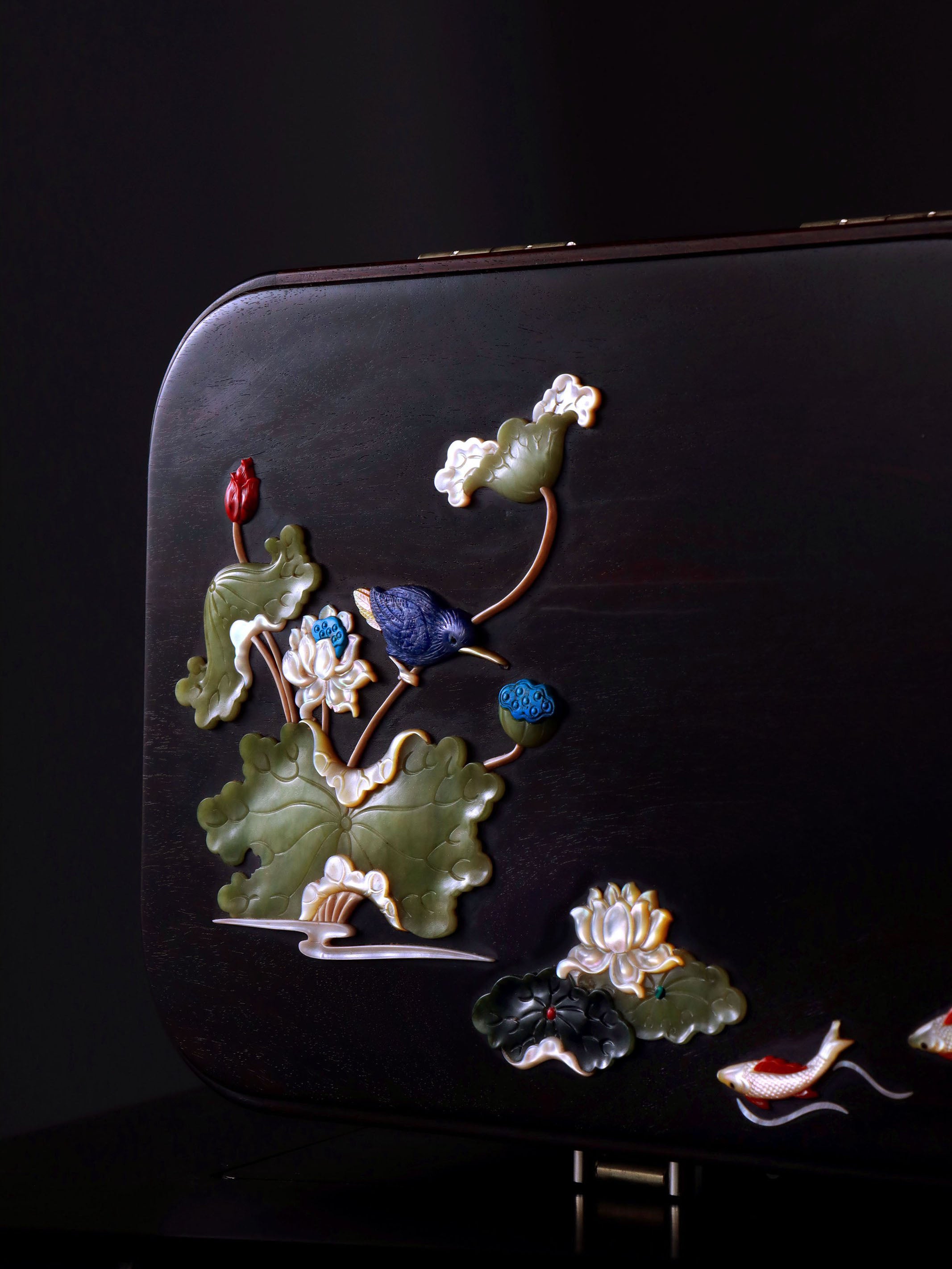 白莲倚翠鸟茶盒