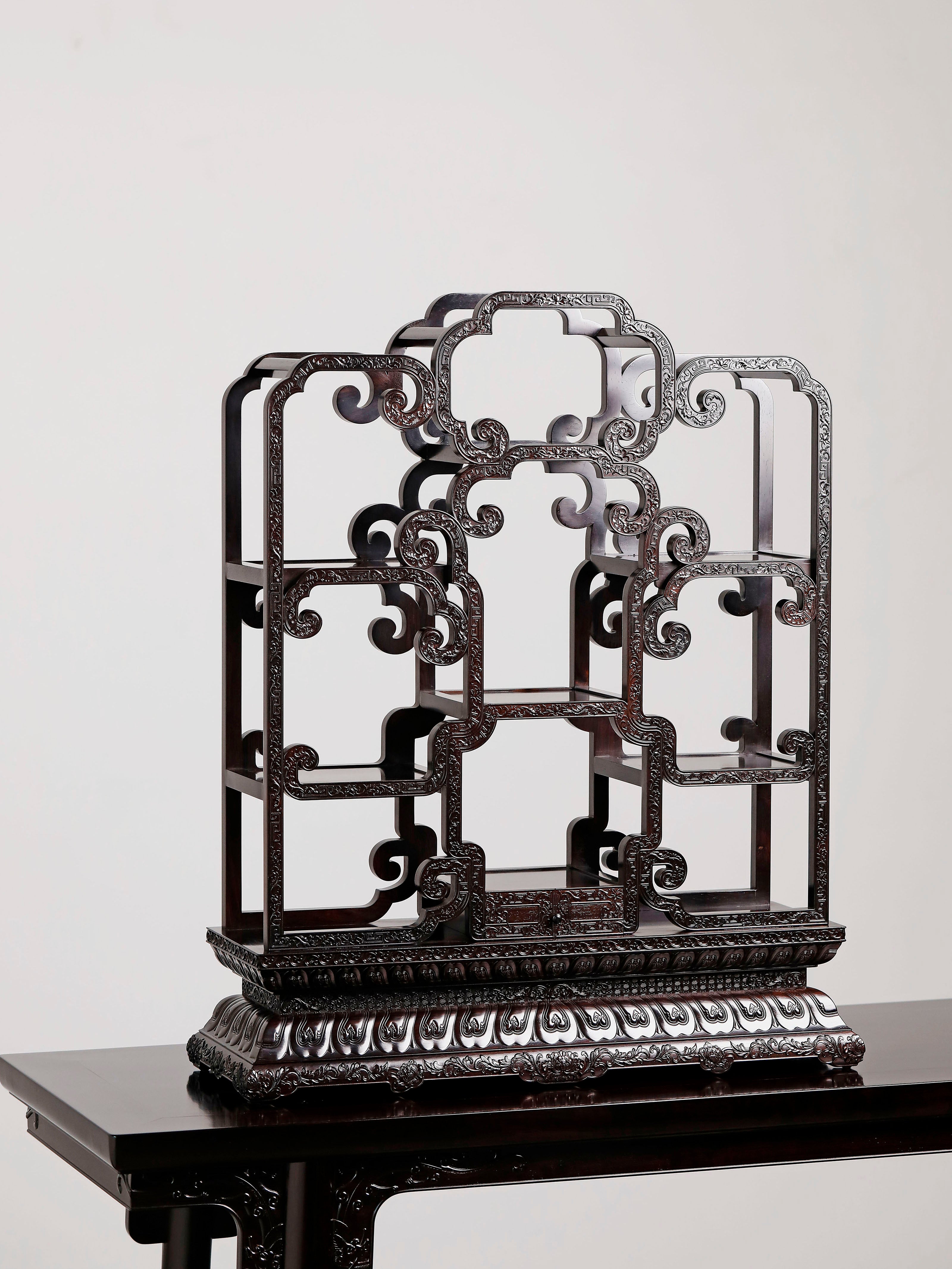 Passionflower Pattern Table with Curtain Relief