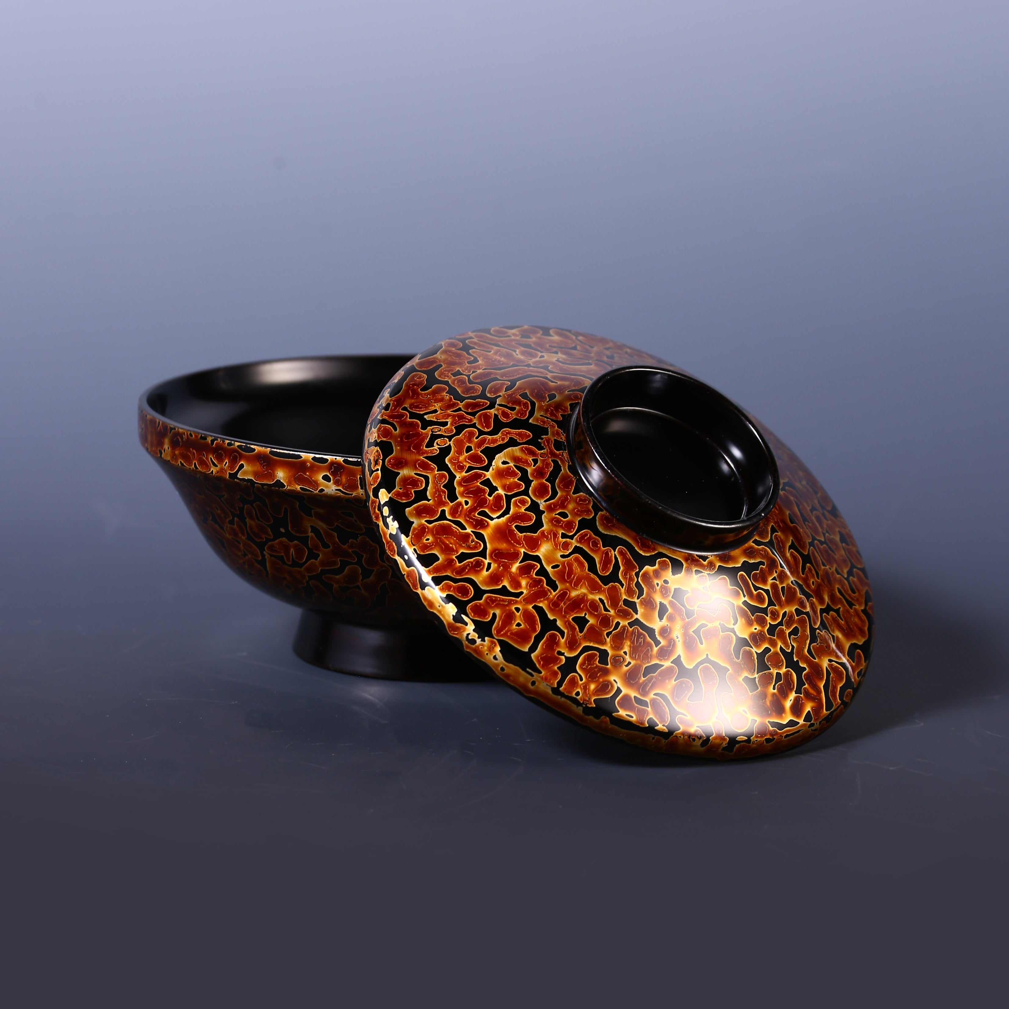 昭和37年（1963年）菠萝漆盖碗