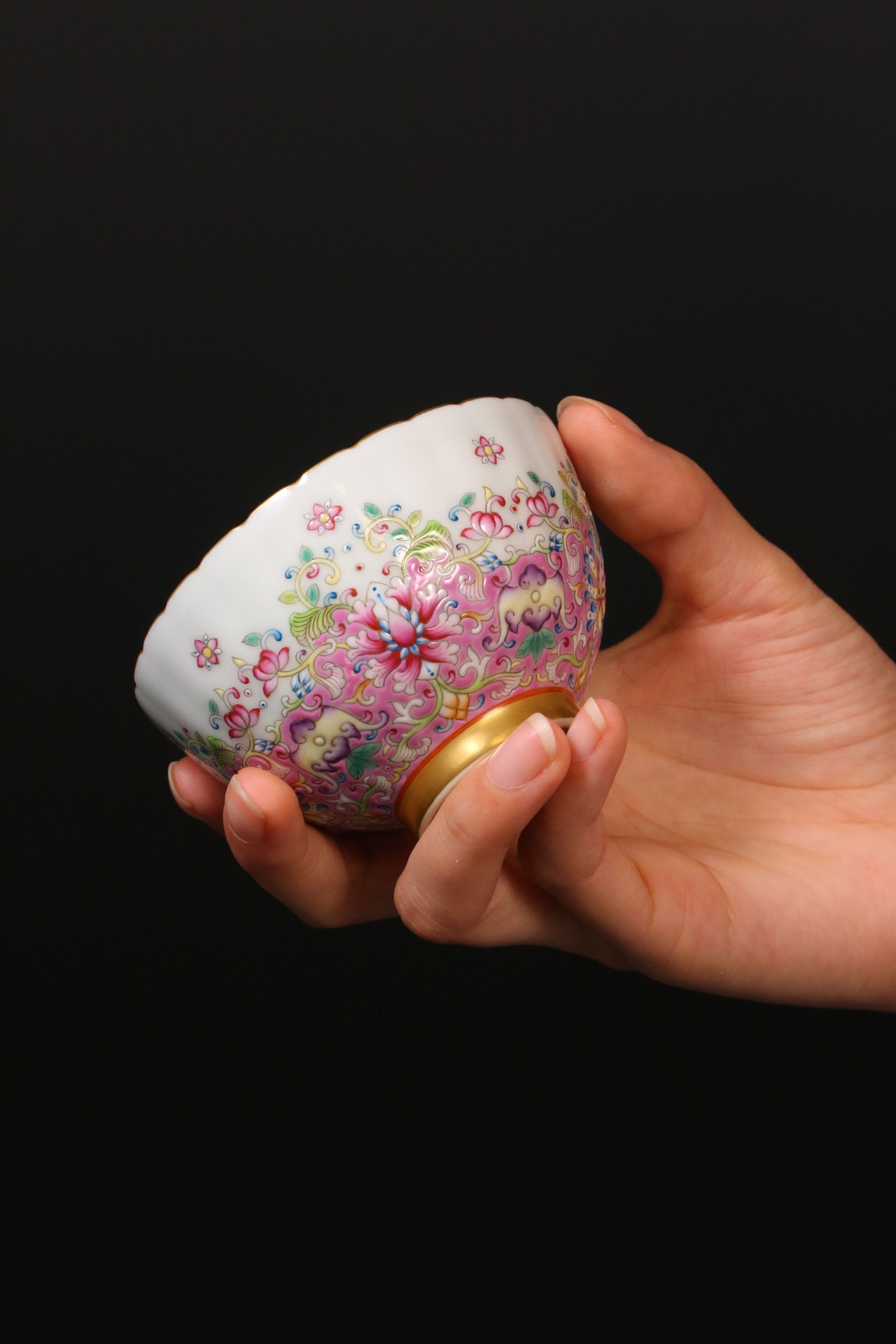 Scrolling Lotus Auspicious Fortune Chrysanthemum-Petal Rim Cup