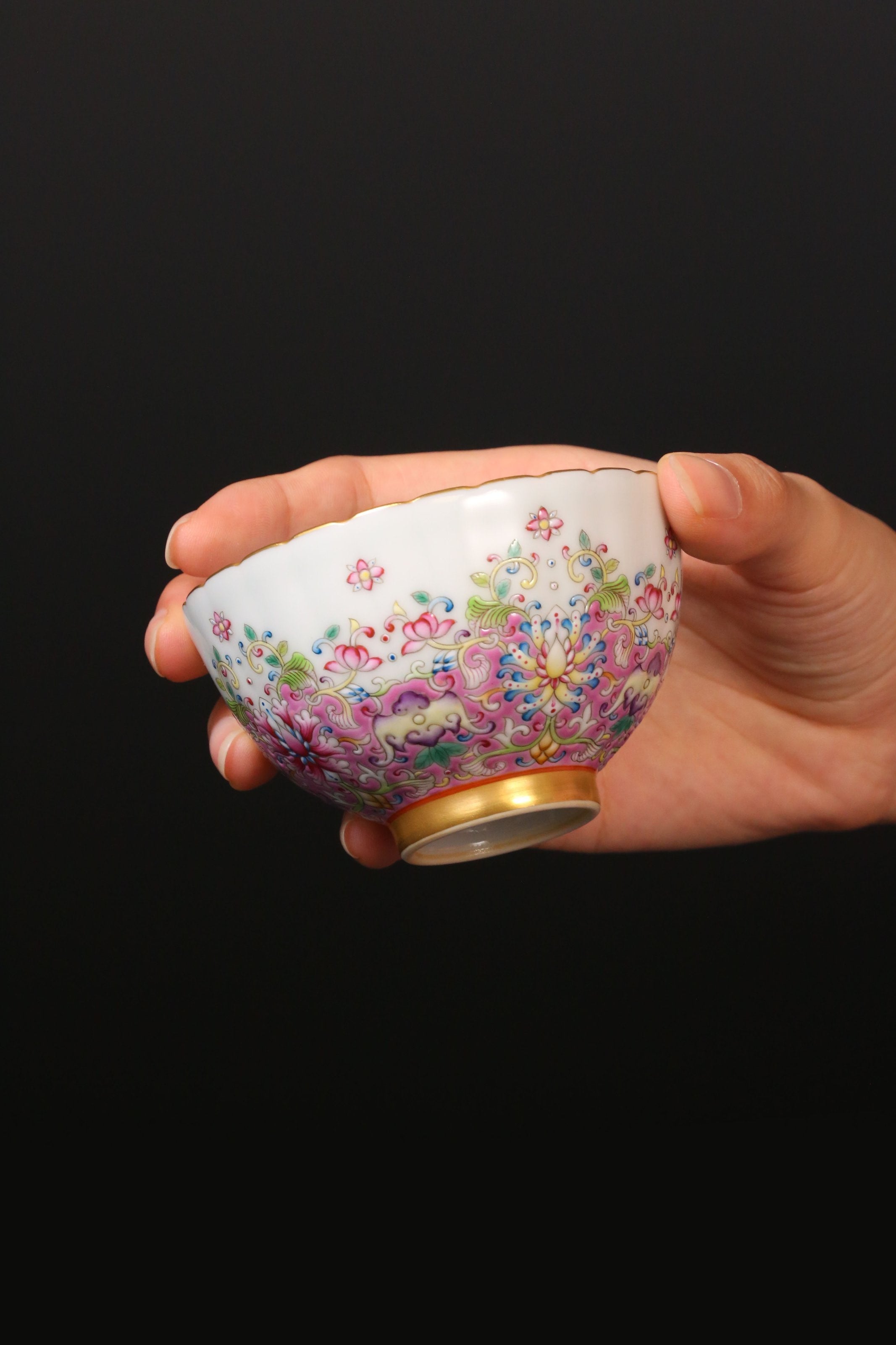 Scrolling Lotus Auspicious Fortune Chrysanthemum-Petal Rim Cup
