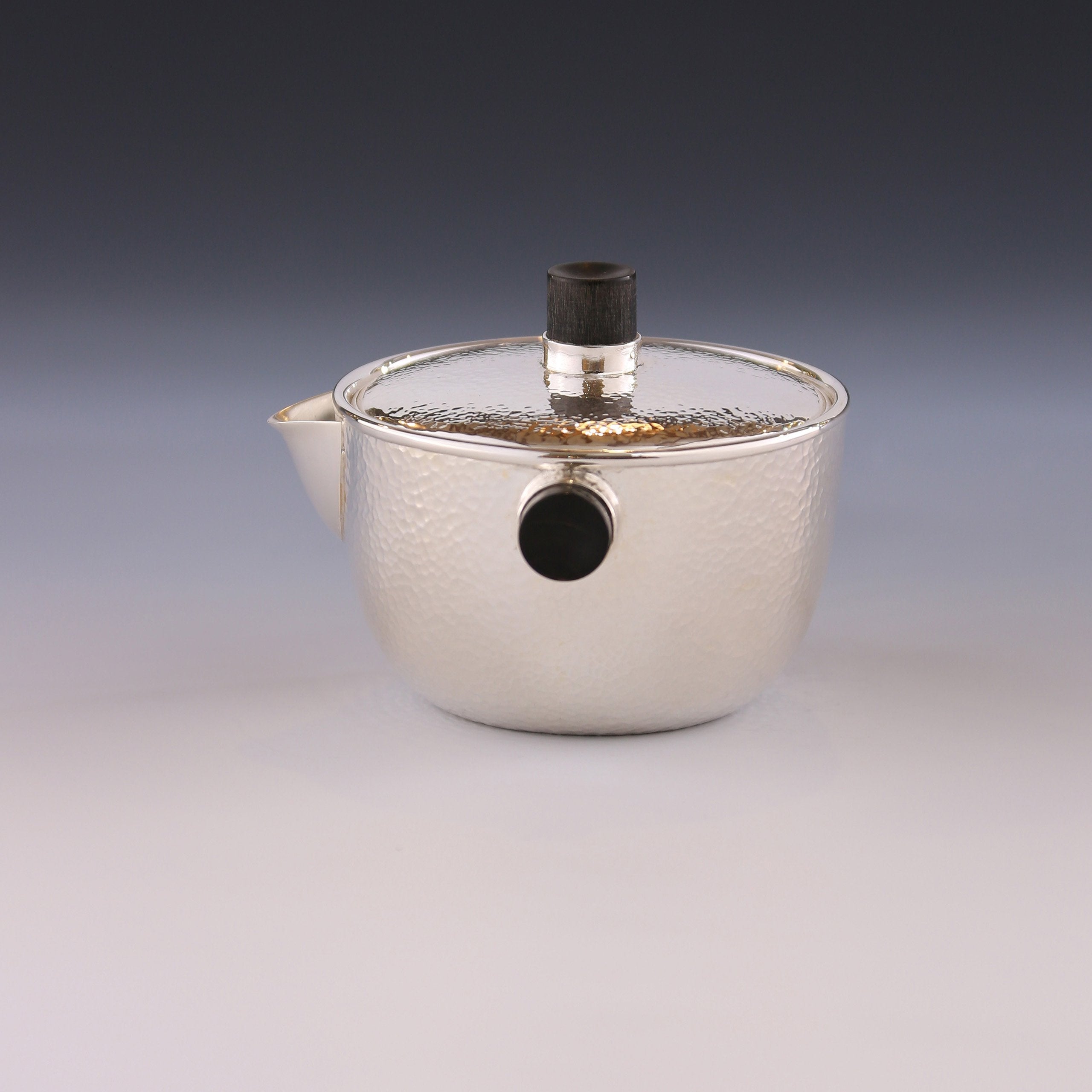 錘紋手抓銀蓋碗