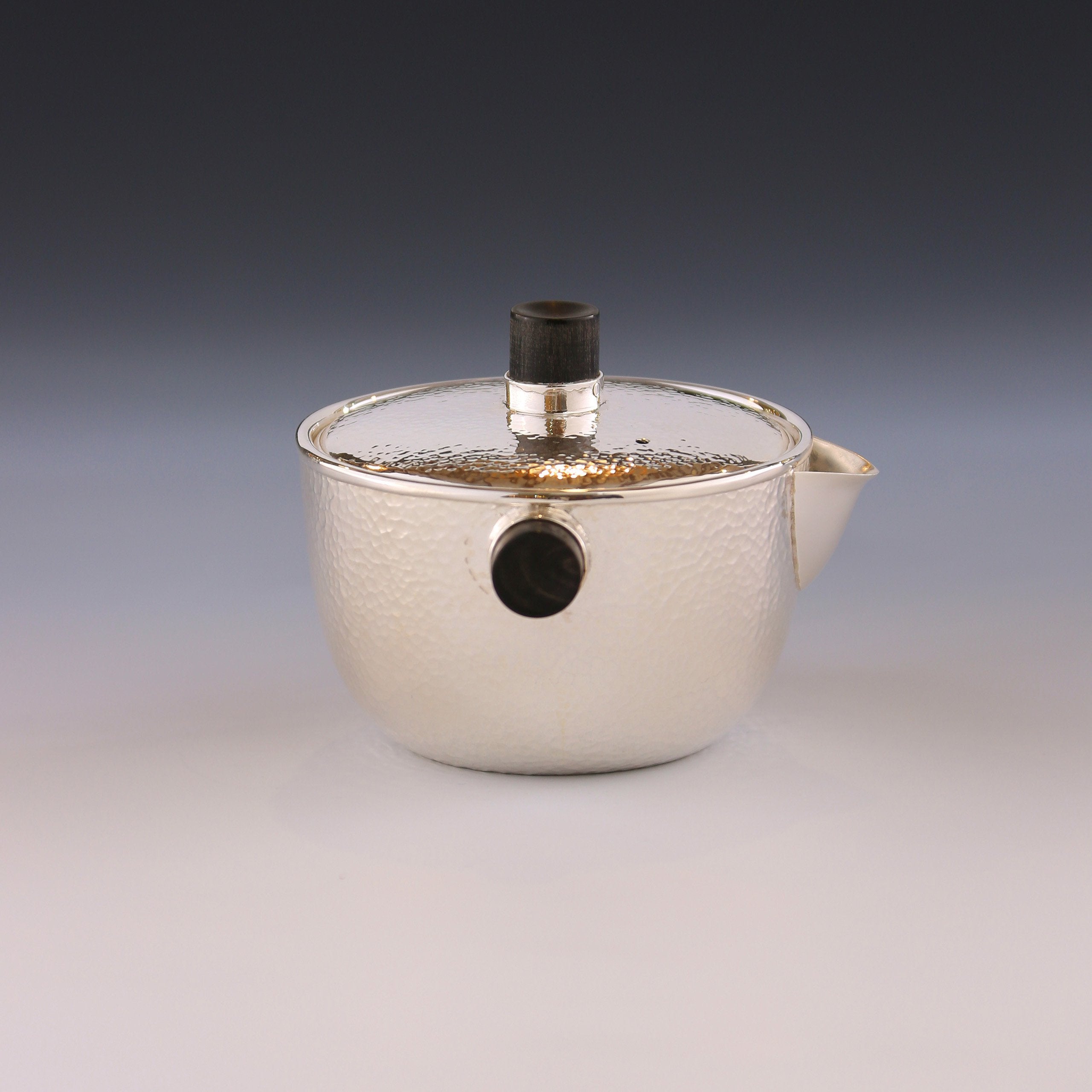 錘紋手抓銀蓋碗