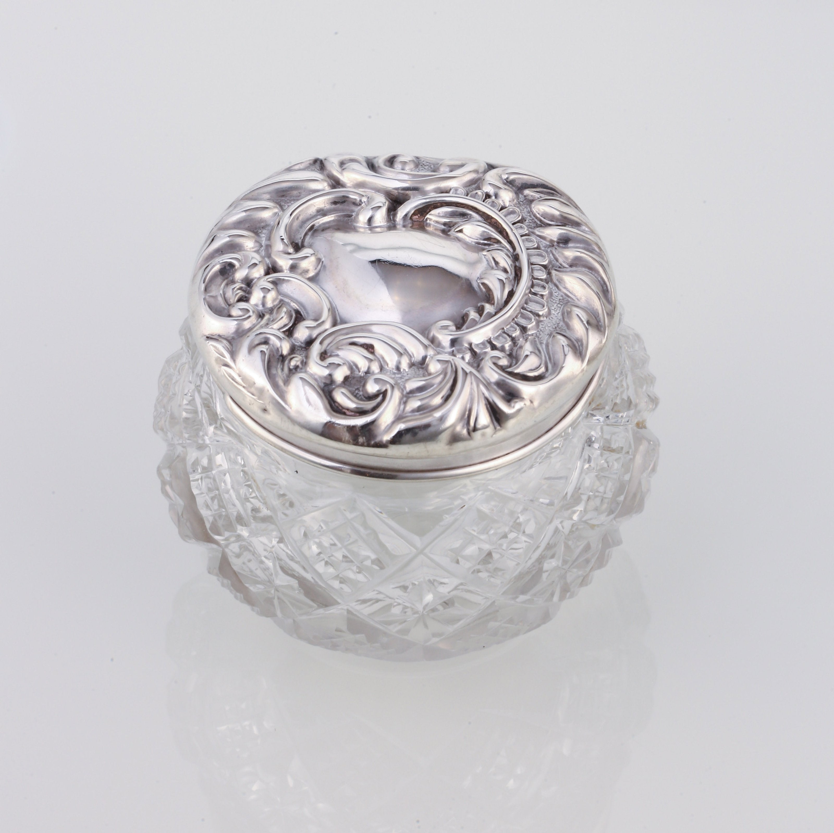 1902年纯银盖 切割工艺水晶茶叶罐