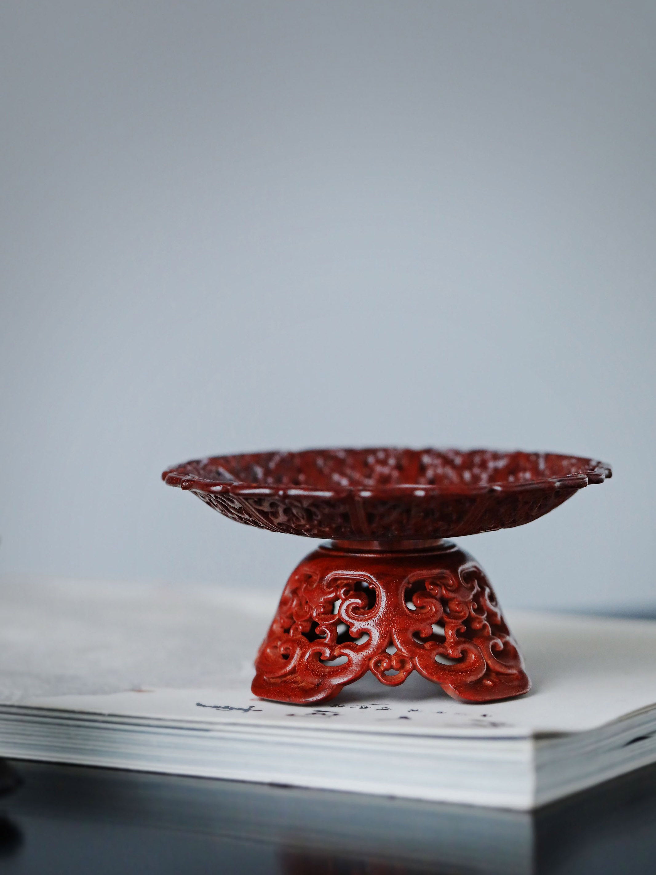 小叶紫檀/紫光檀西番莲纹盏托式器座