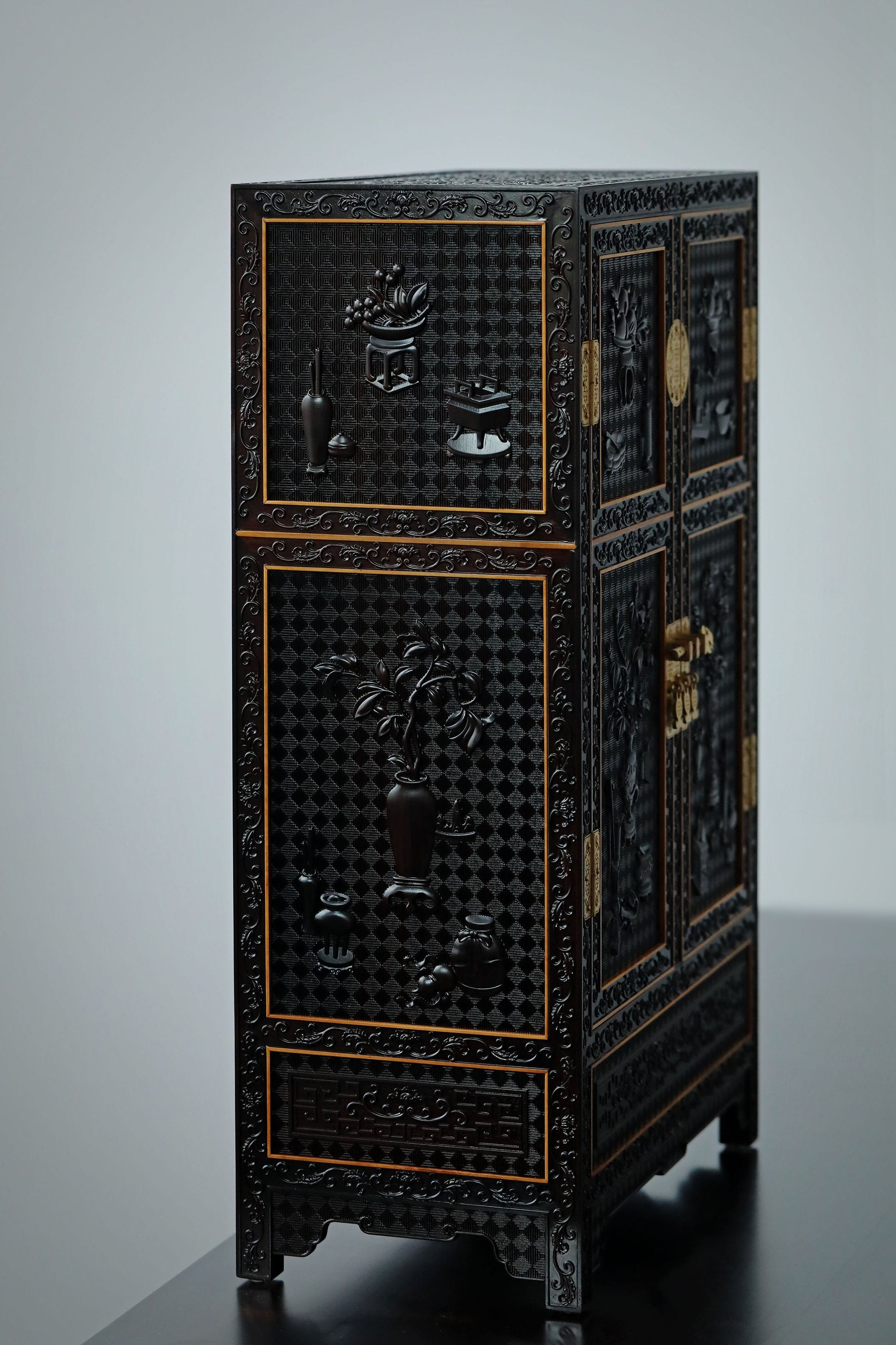 紫光檀满雕博古纹案上柜