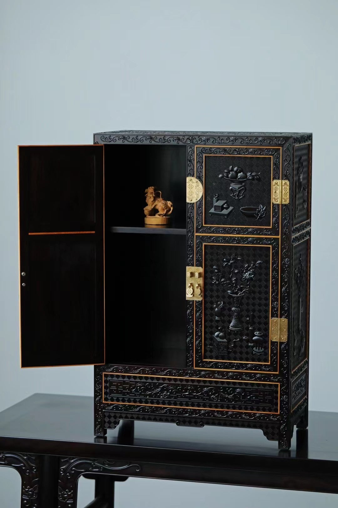 紫光檀满雕博古纹案上柜