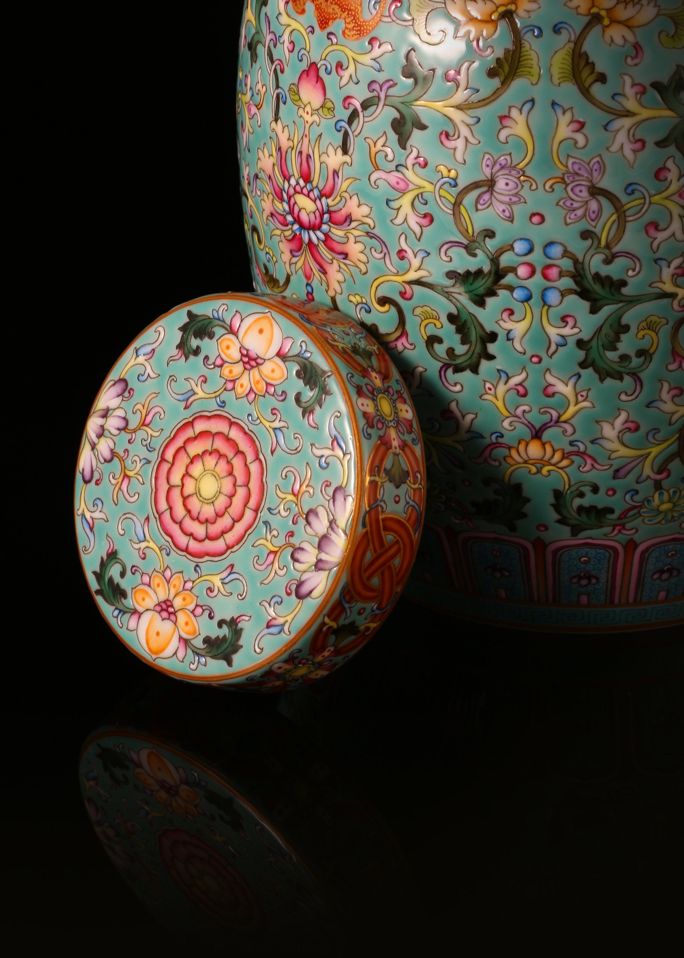 珐琅彩福运延绵天字罐