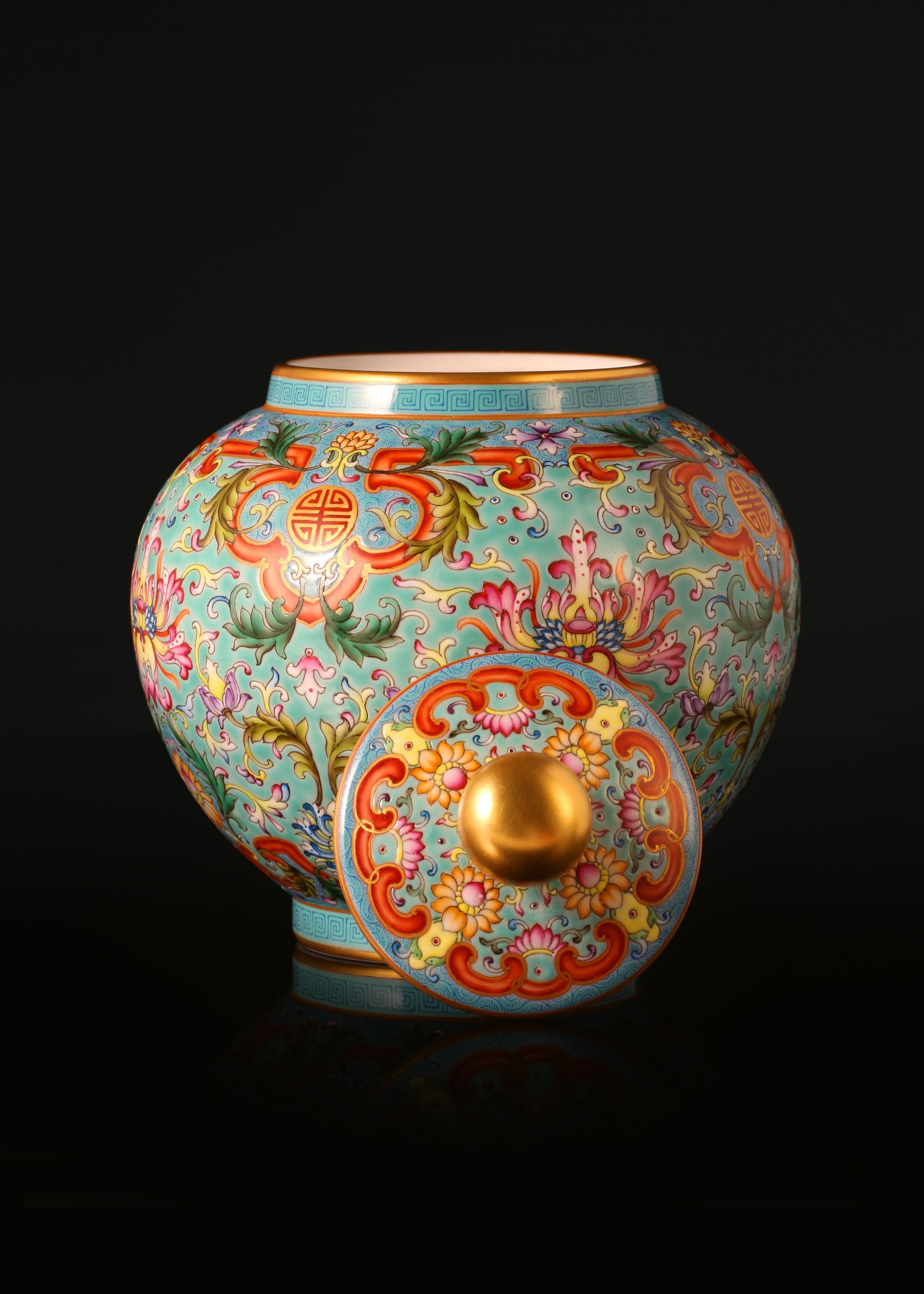 珐琅彩缠枝宝相花矾红如意框茶仓