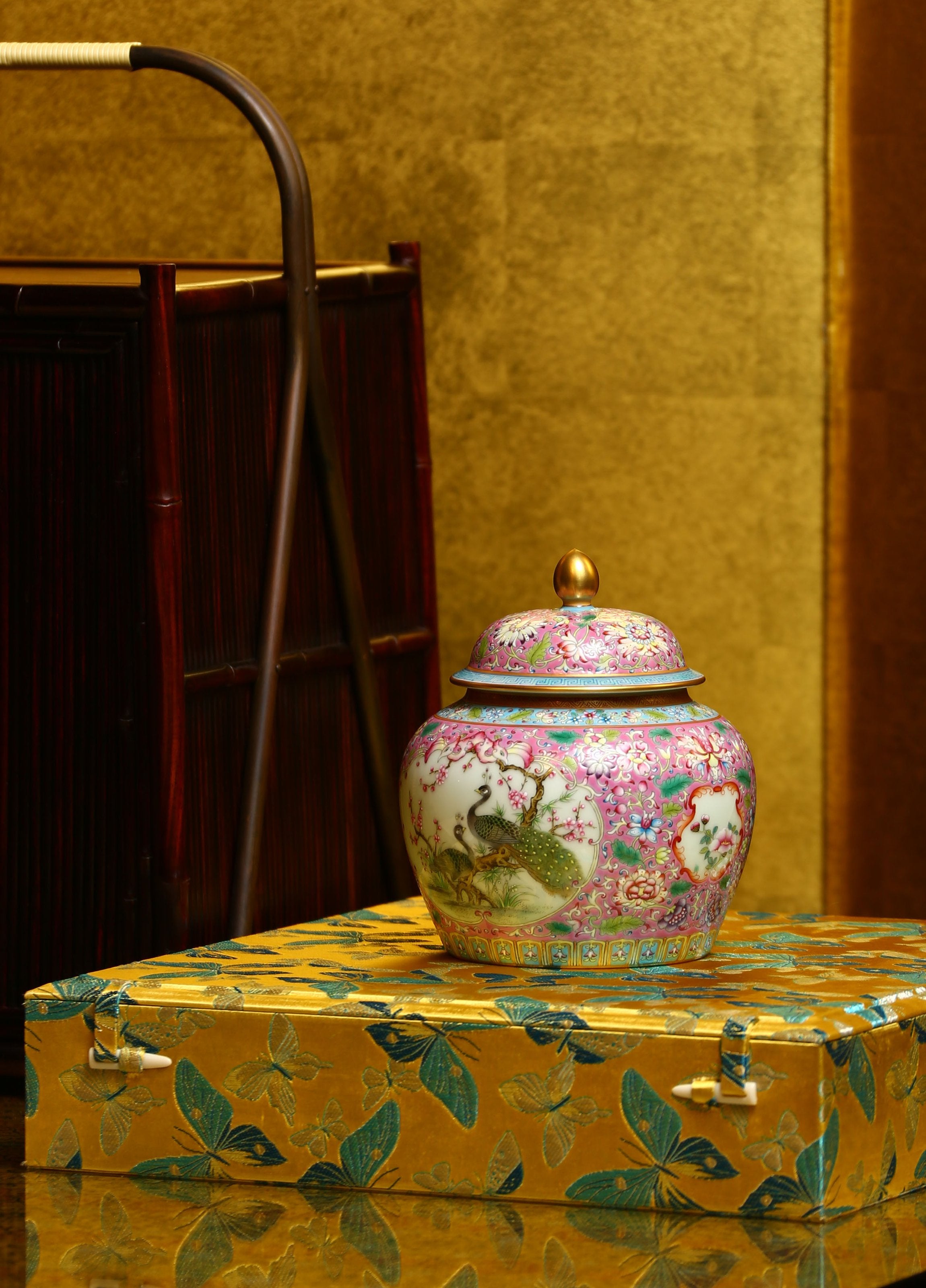 珐琅彩开窗花鸟茶罐