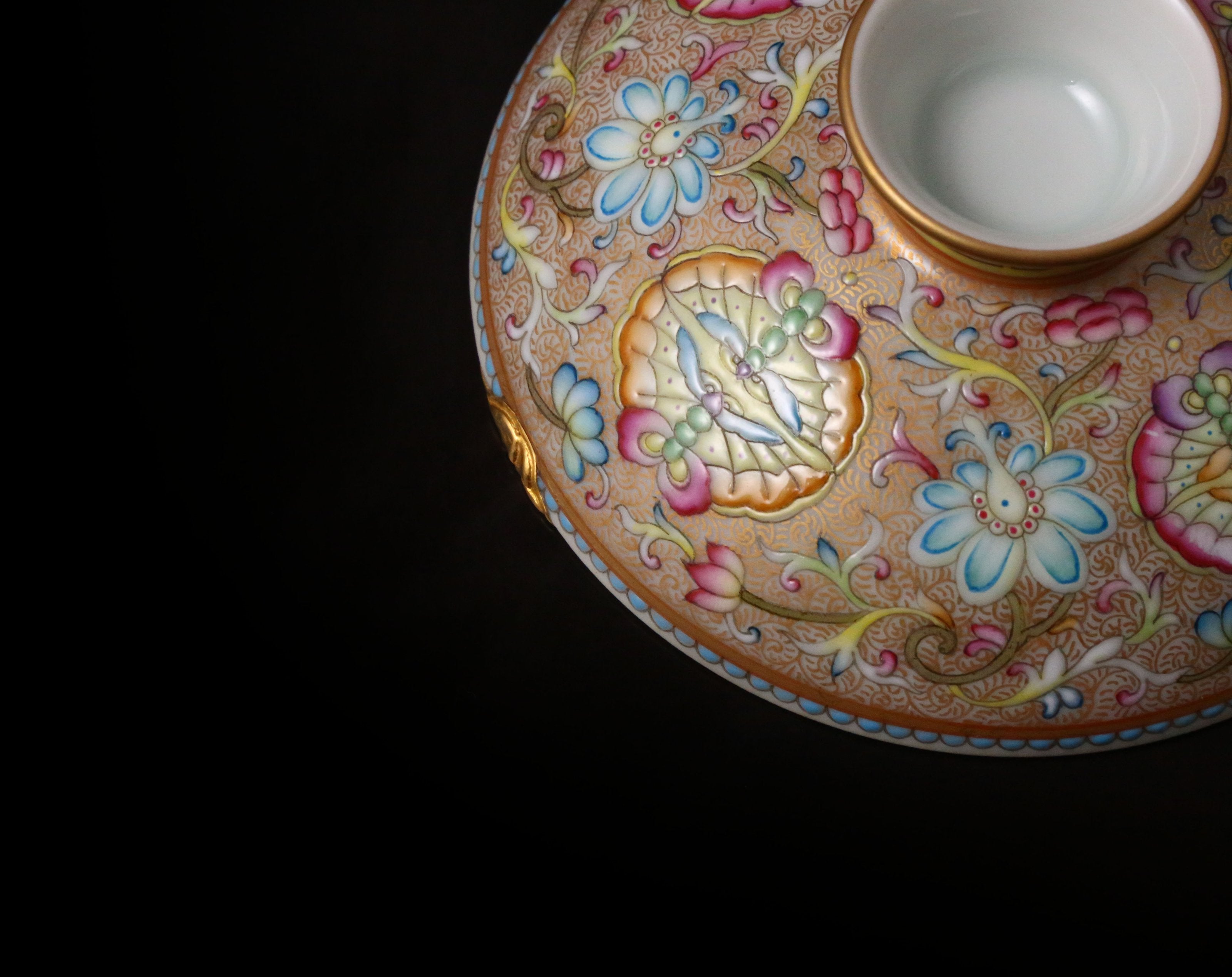 Enamel Lidded Bowl with Gold Ground
