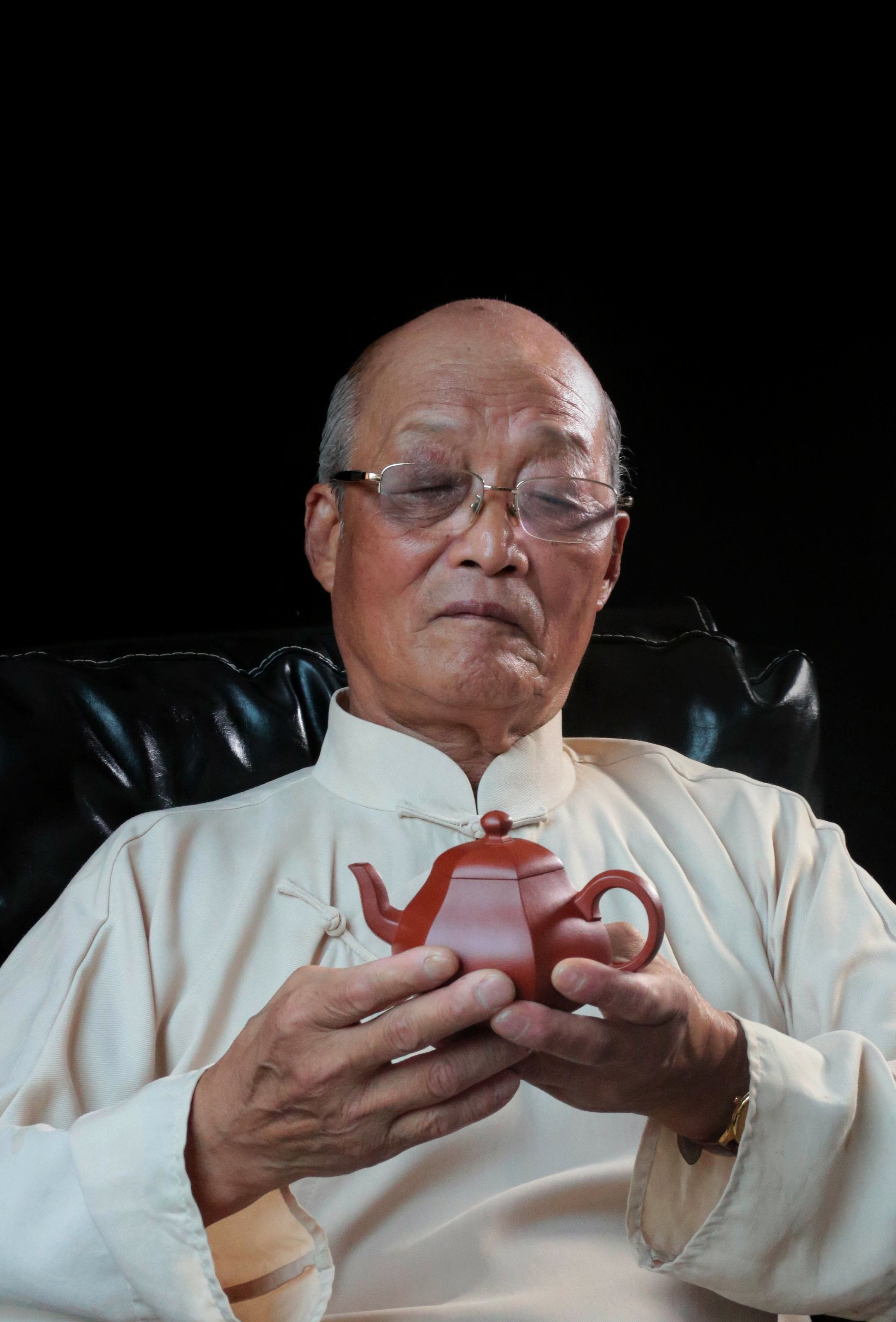 方立品制黄龙山朱泥六方梨形壶