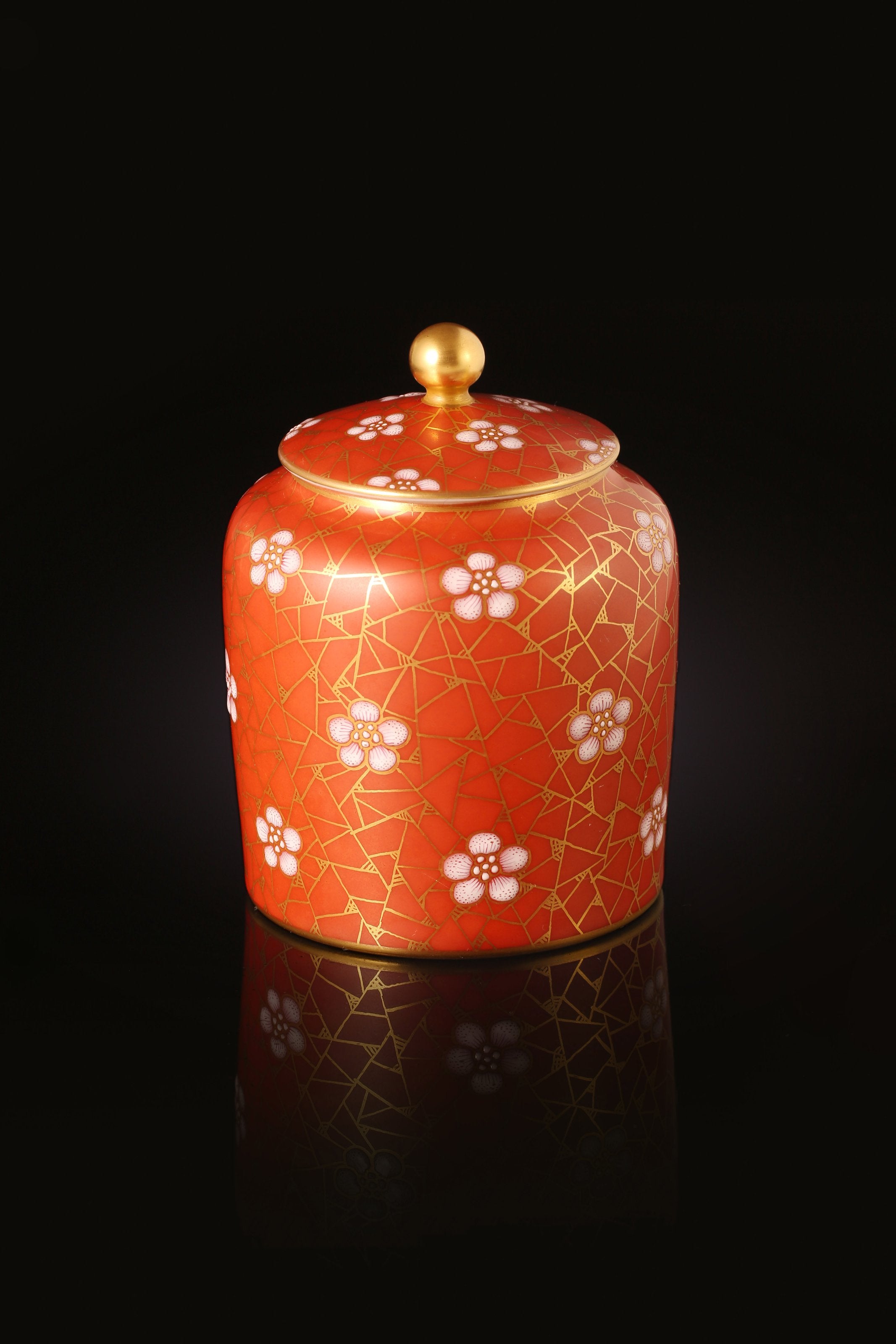 Iron-Red Tea Canister & Cup with White Plum & Ice Crackle Patterns