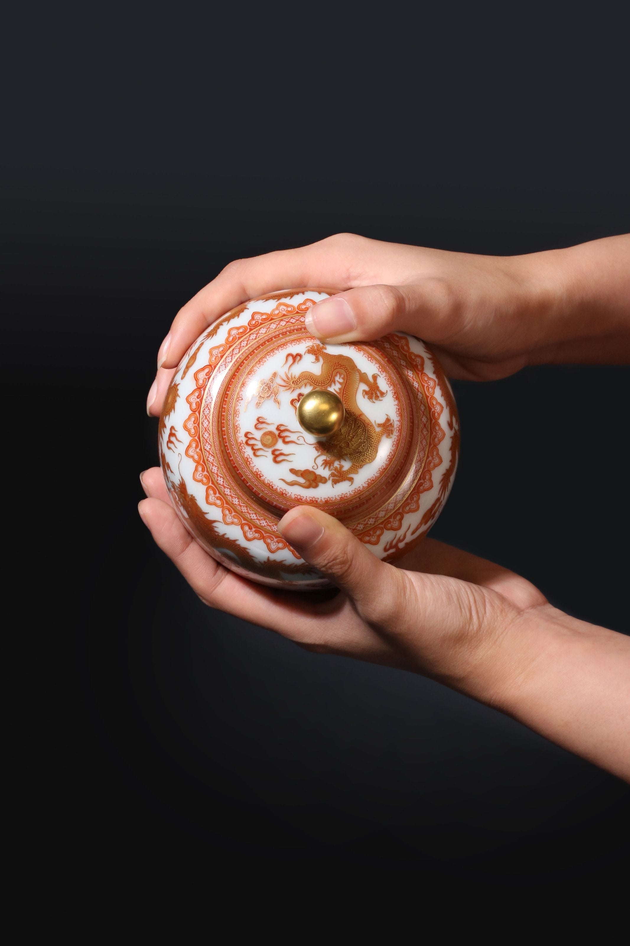 矾红九龙茶叶罐