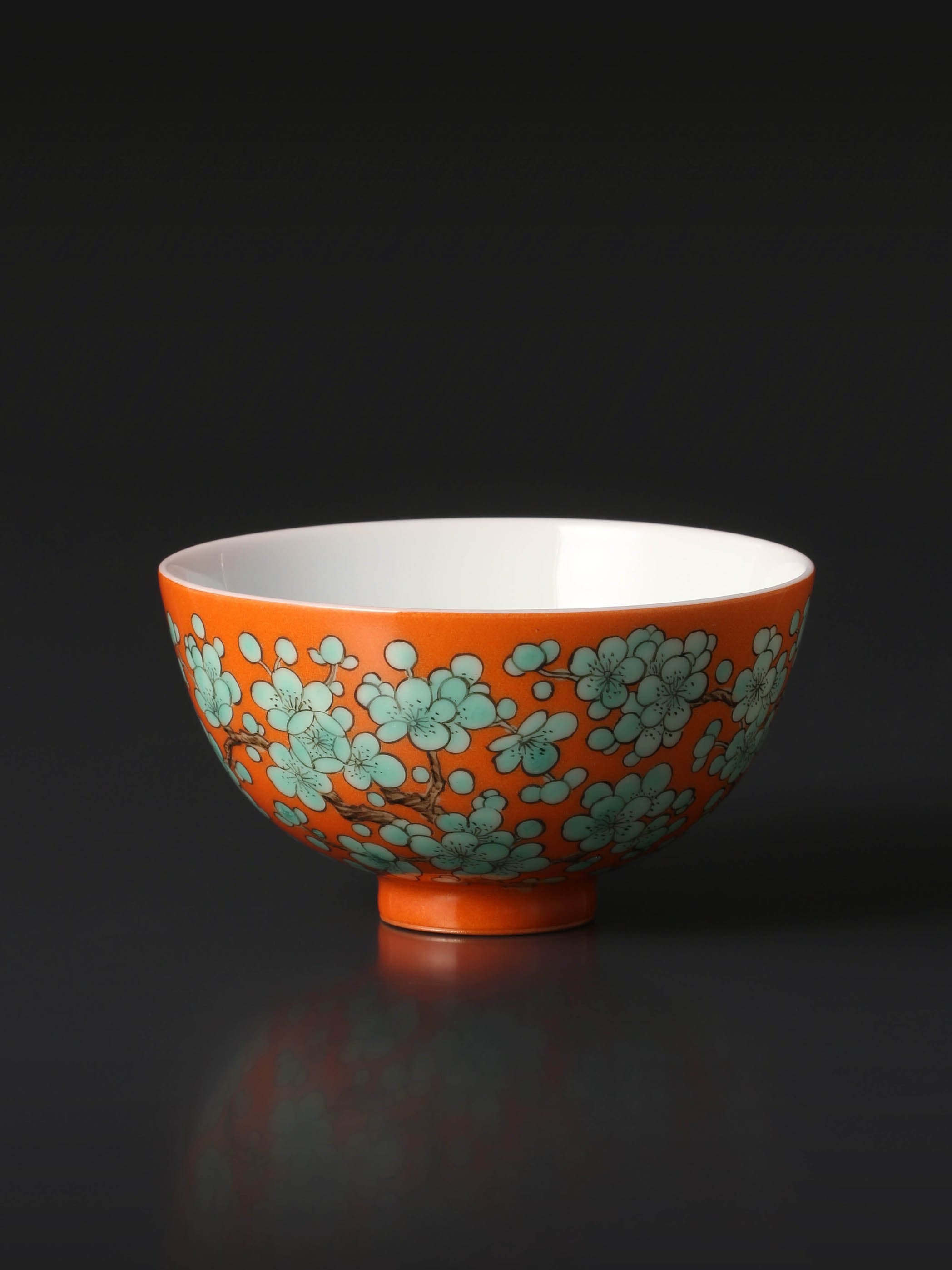 Iron-Red Tasting Cup with Green Plum Blossoms