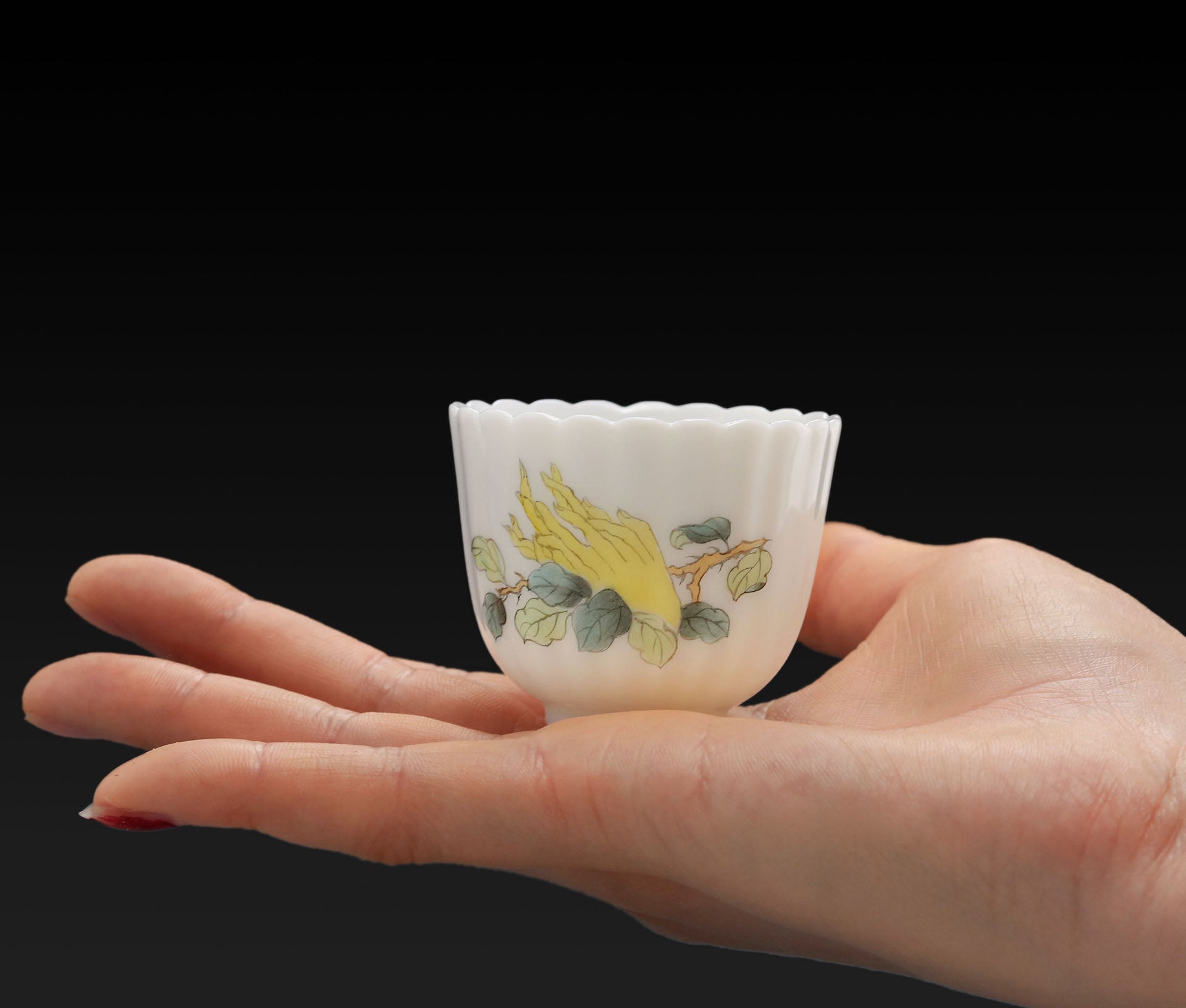 多子多福粉彩品茗杯