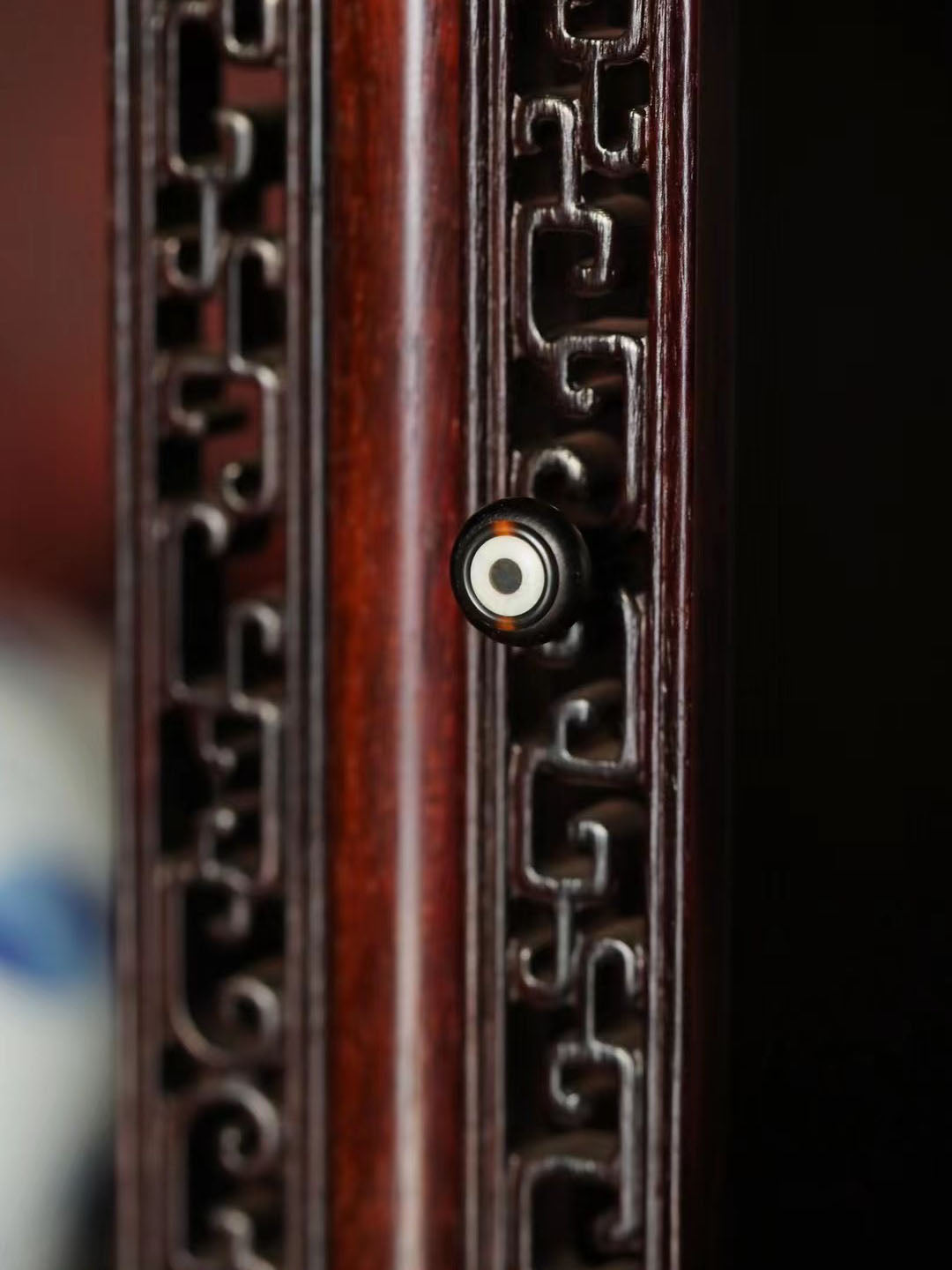 小叶紫檀拐子龙多宝茶柜