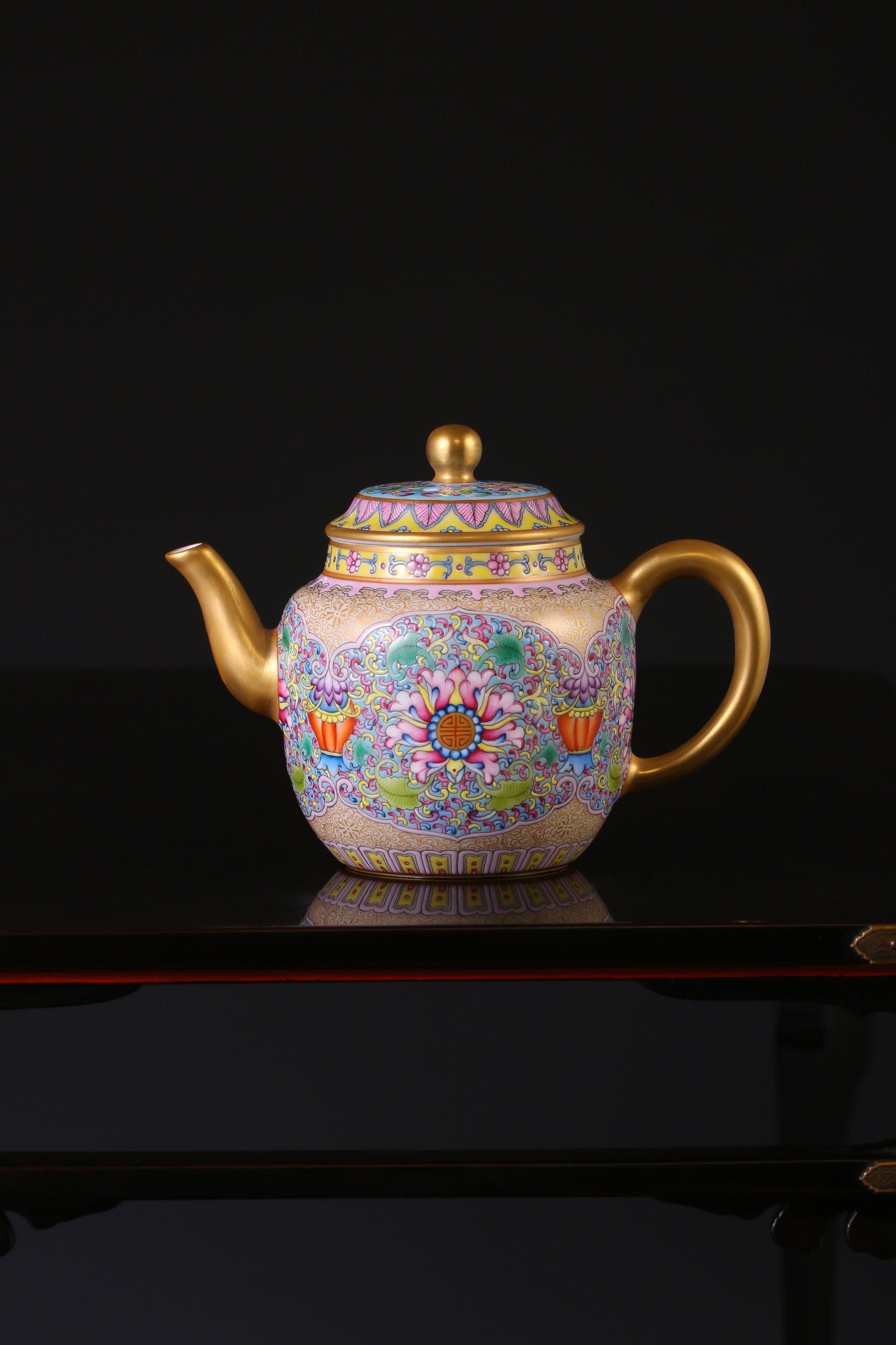 Dayazhai Guyuexuan Palace Lantern Pot