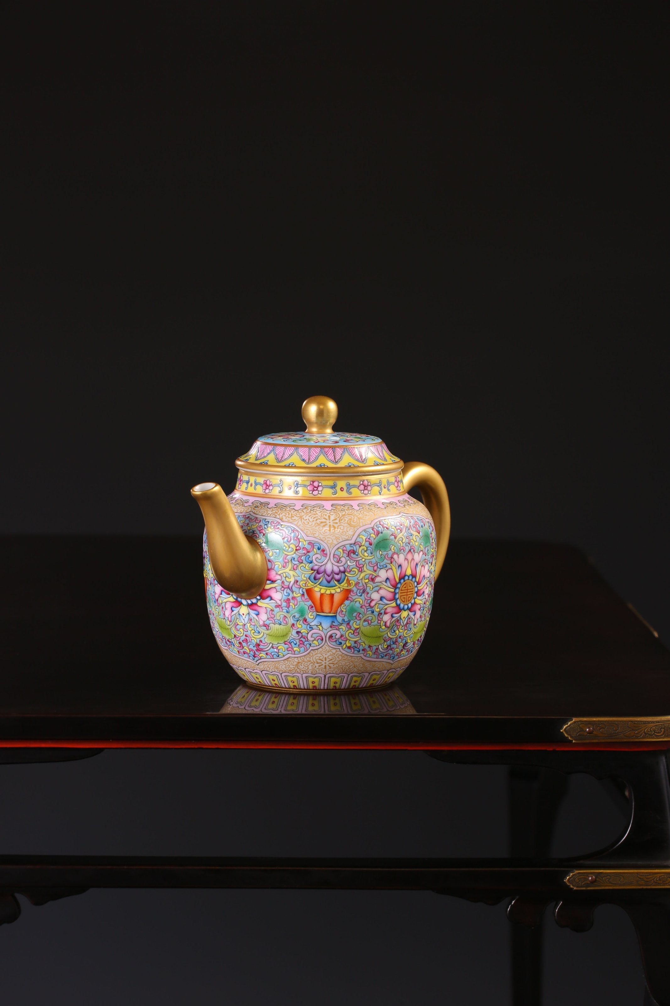 Dayazhai Guyuexuan Palace Lantern Pot