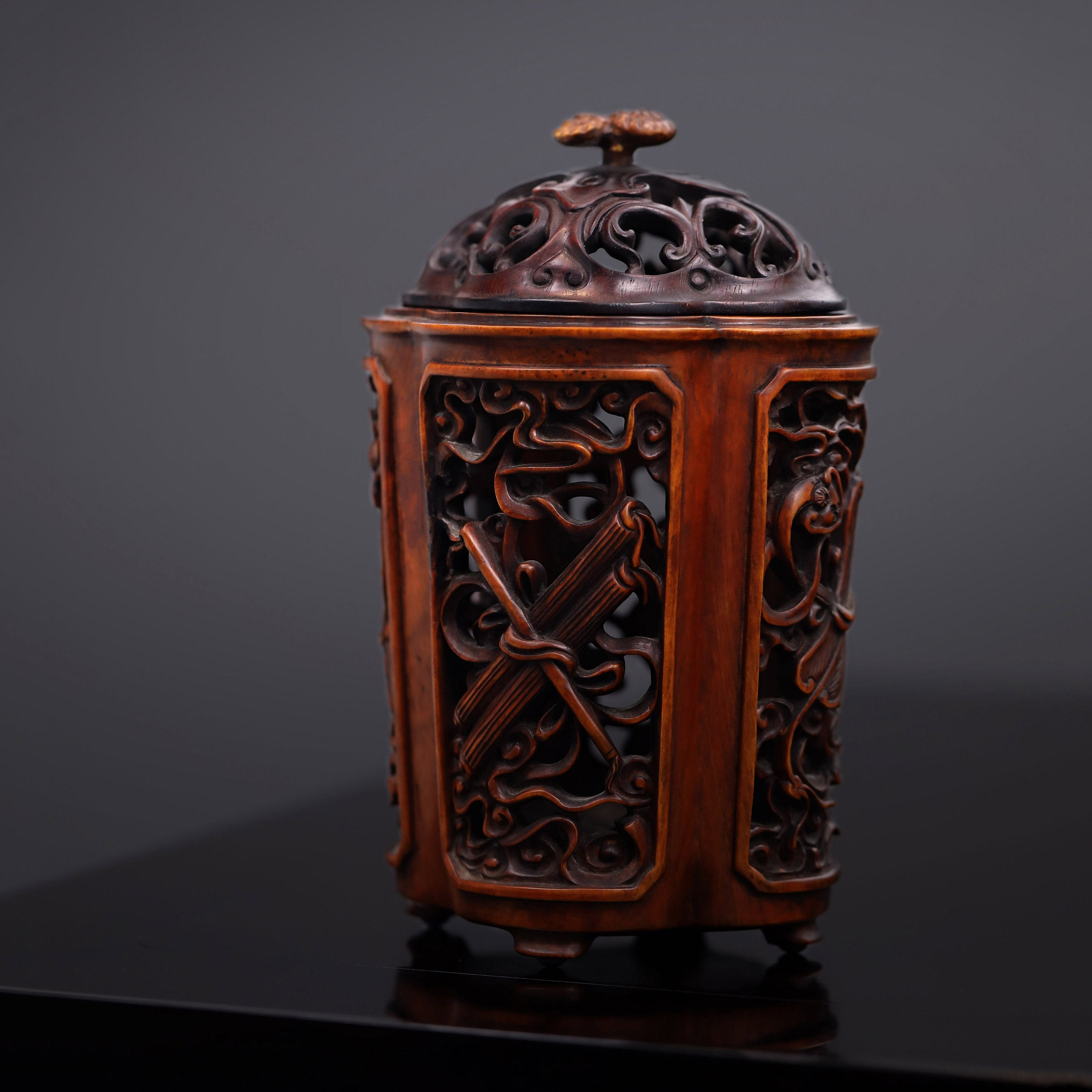 黄杨木雕暗八仙熏炉