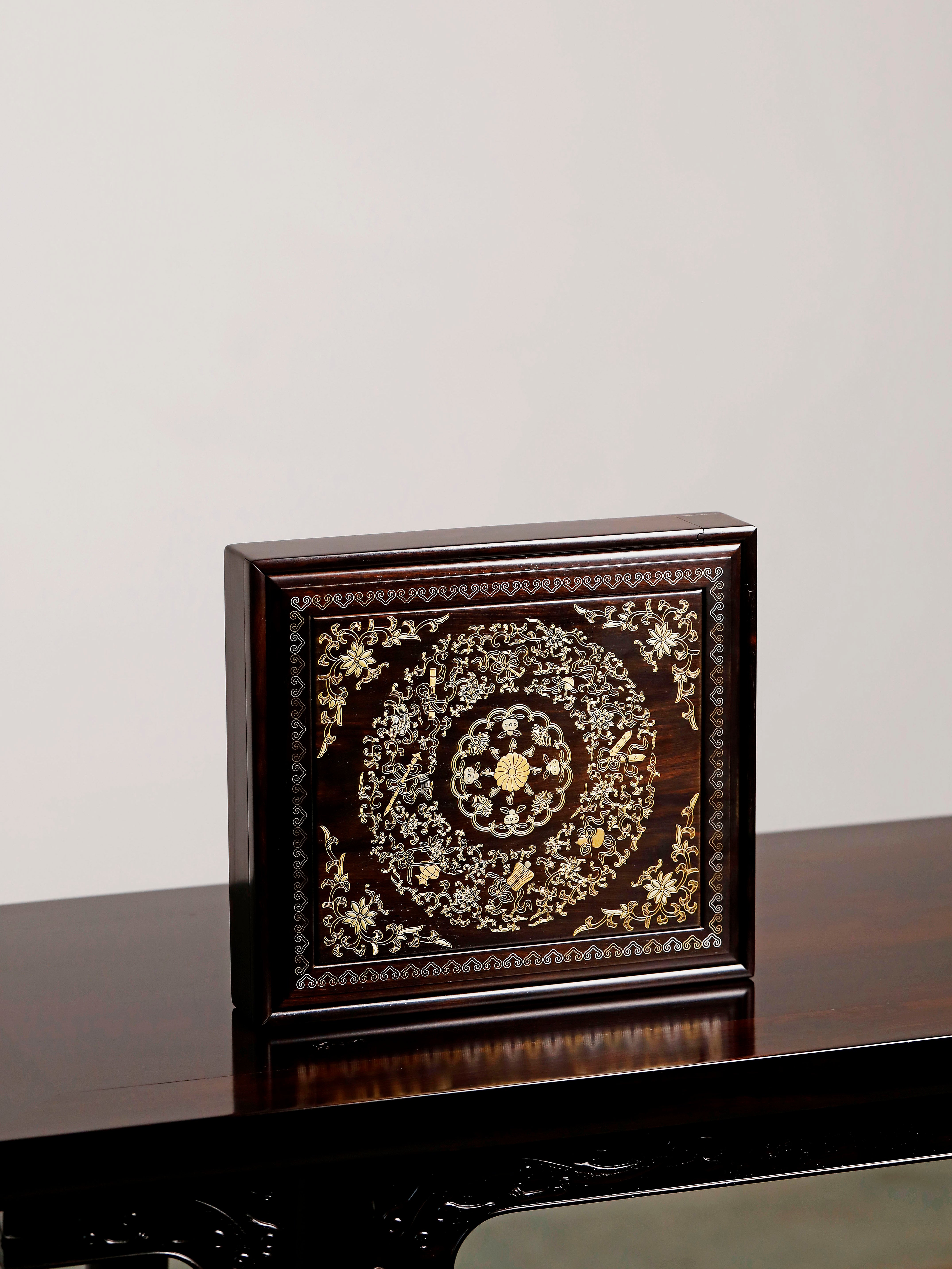 紫光檀吉祥八宝/宝相花描金抽拉茶盒