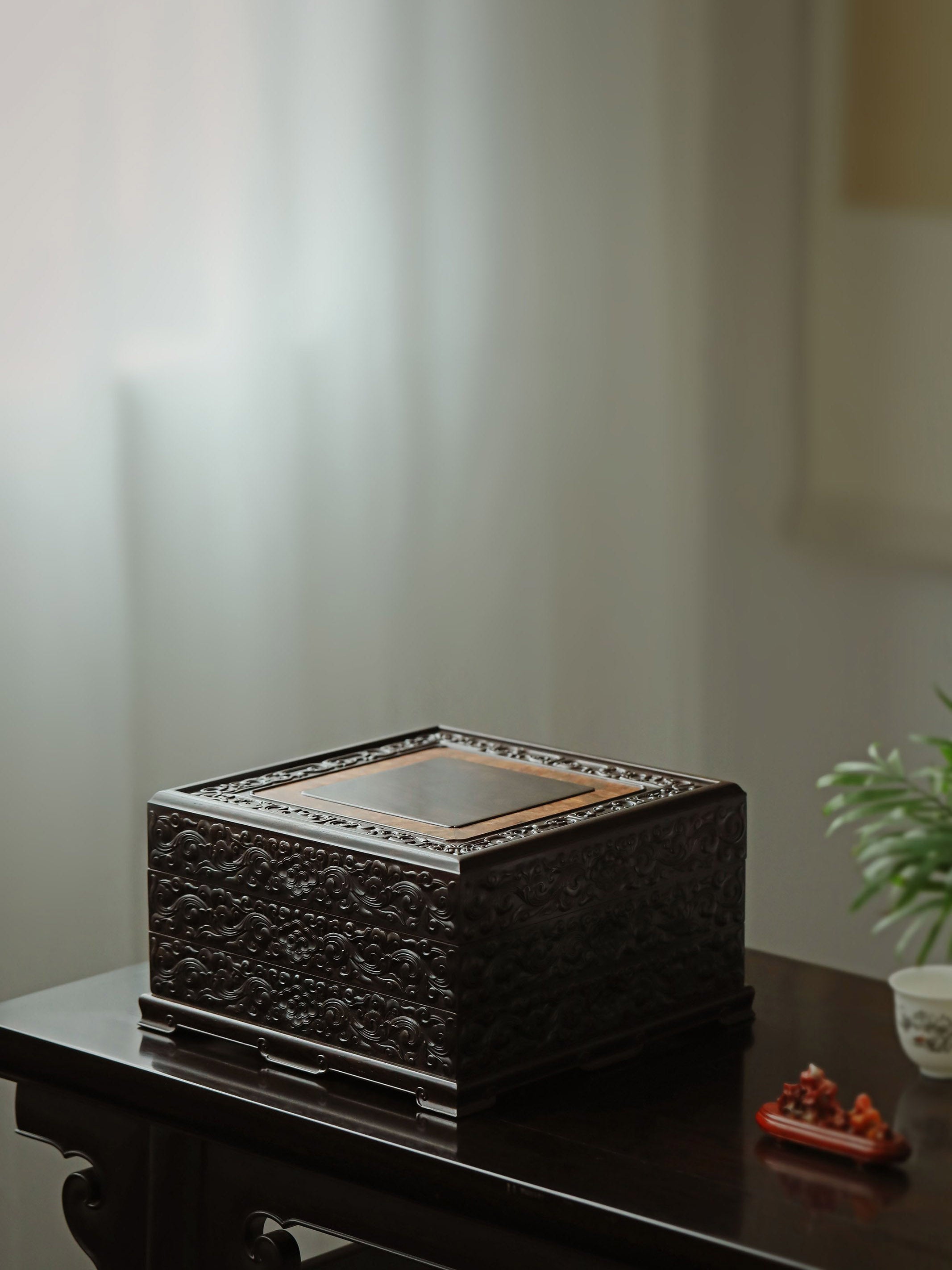 紫光檀祥云卷草纹四角天地盖三层茶盒