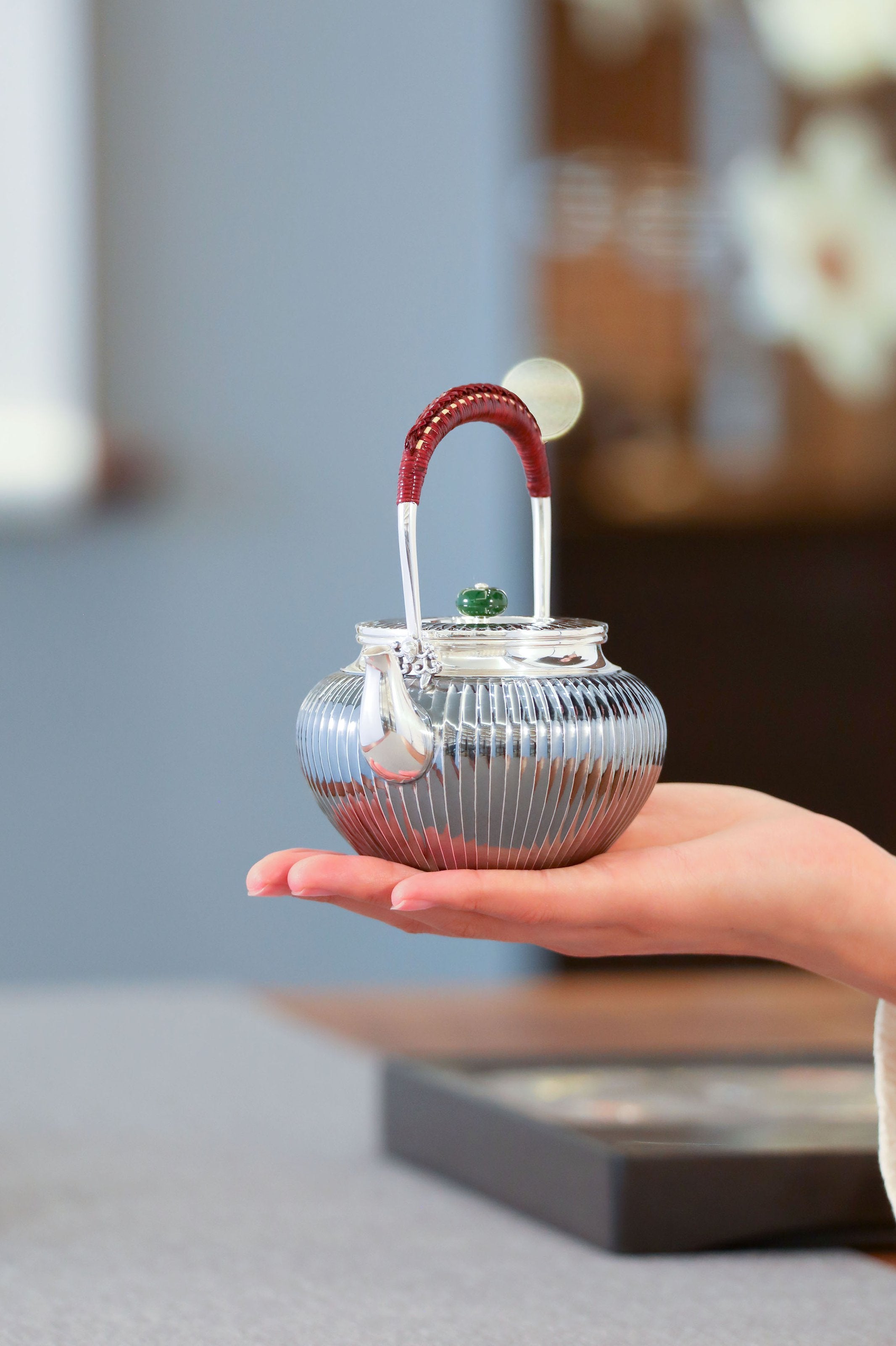 菊花瓣提梁純銀泡壺