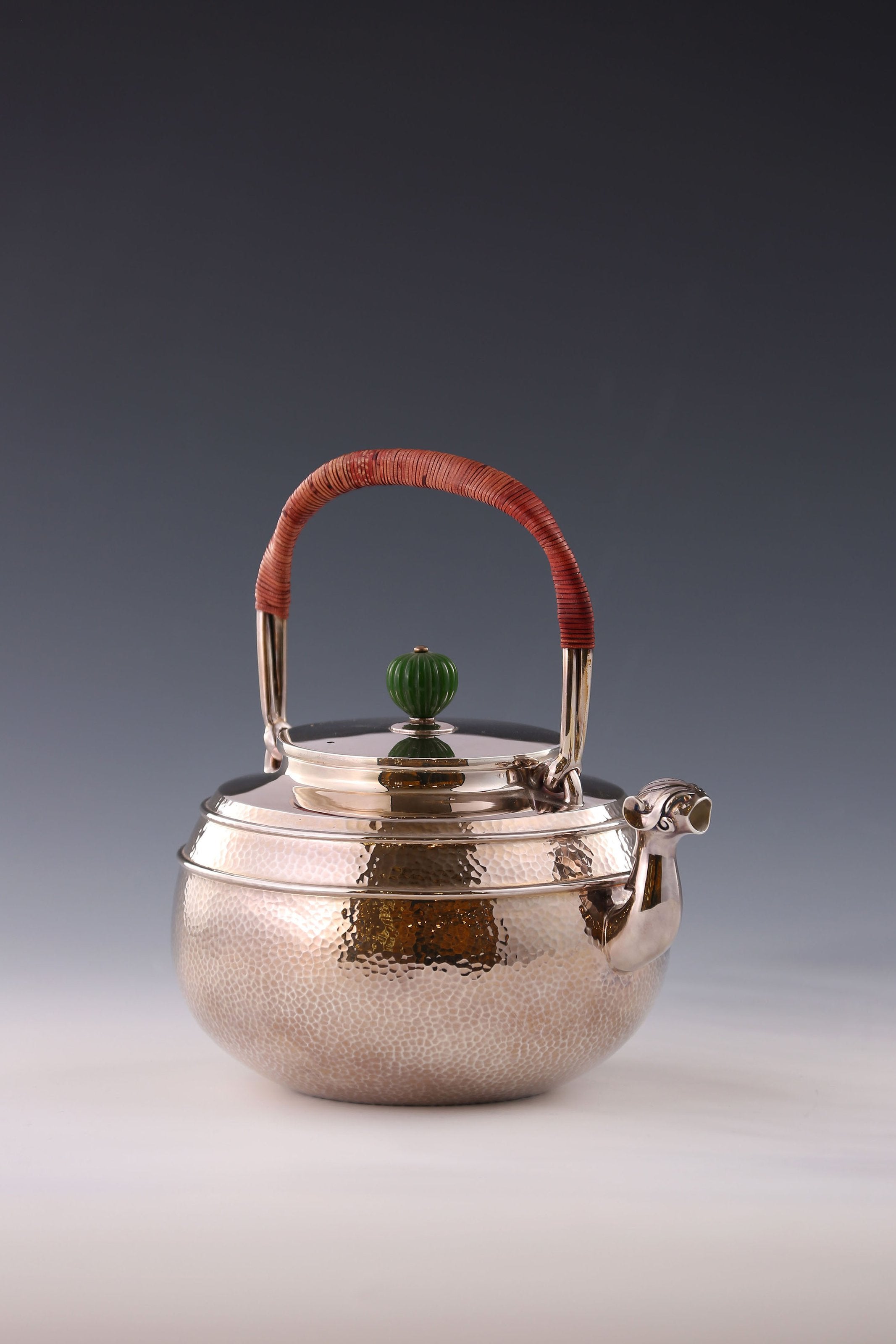 菊花玉摘兽口银壶