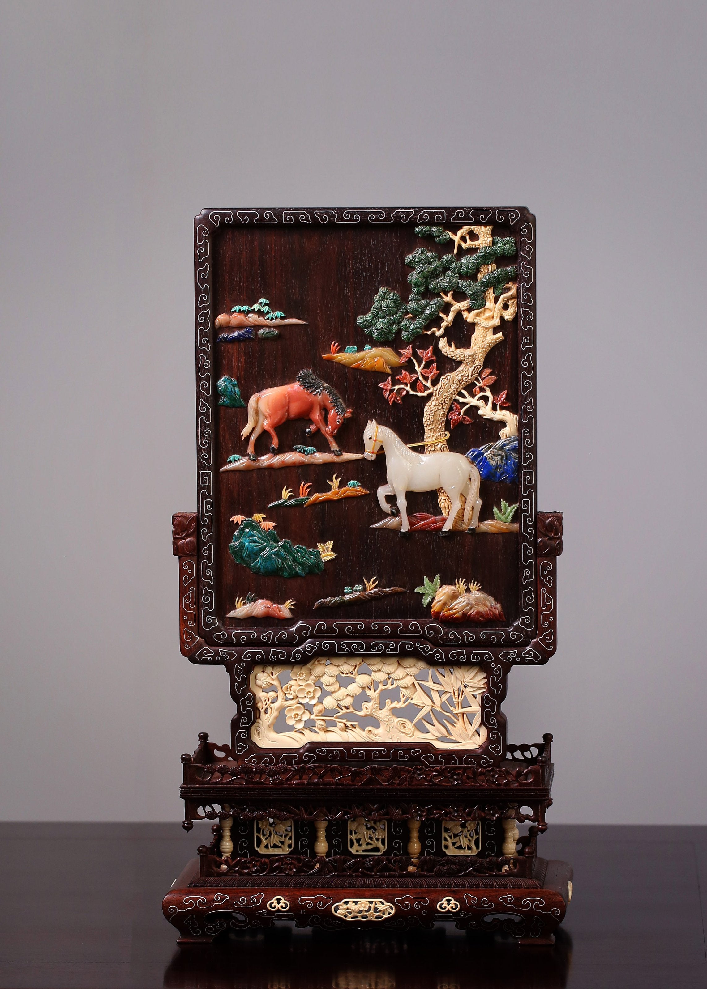 紫檀百宝嵌骏马掐银丝插屏