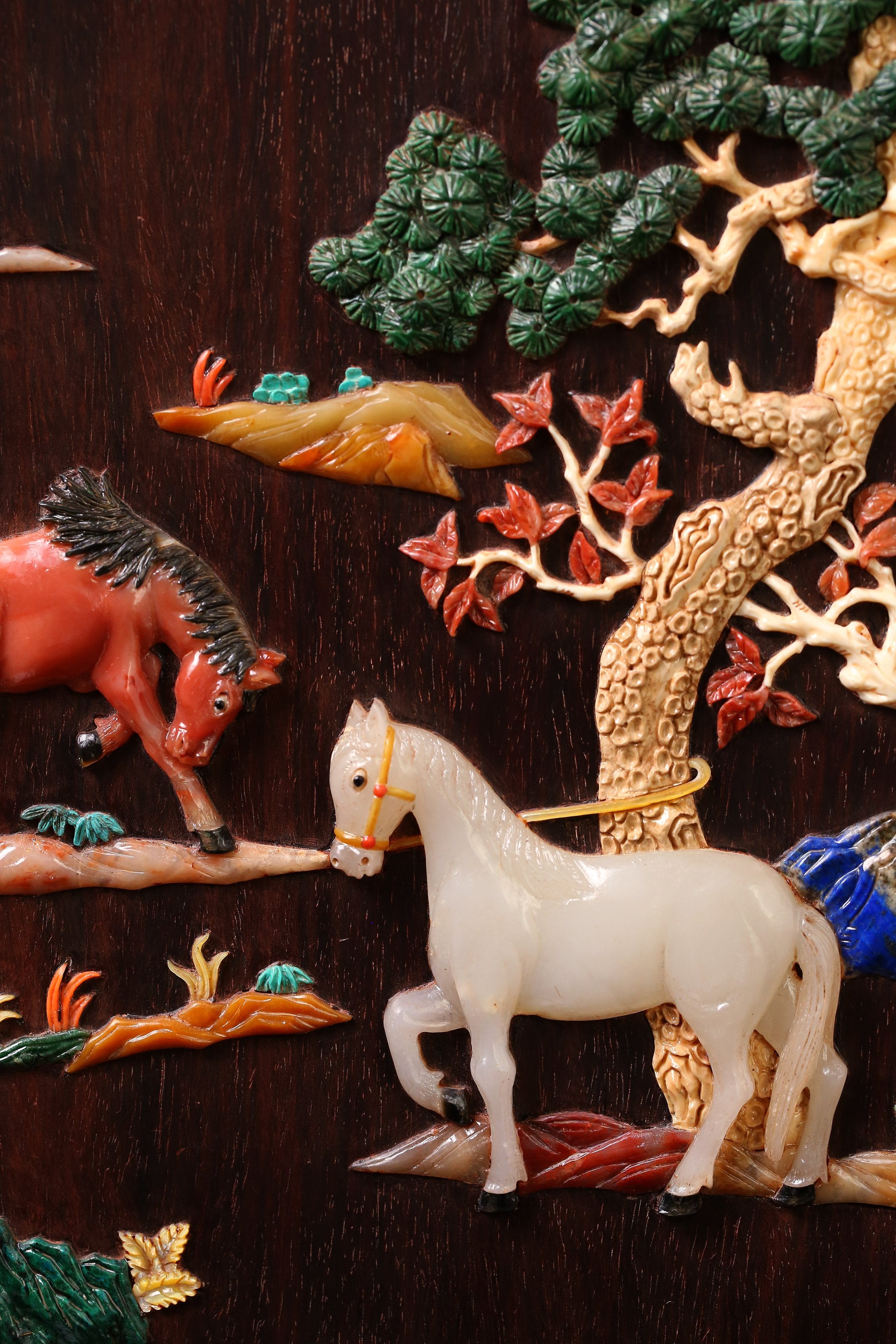 紫檀百宝嵌骏马掐银丝插屏