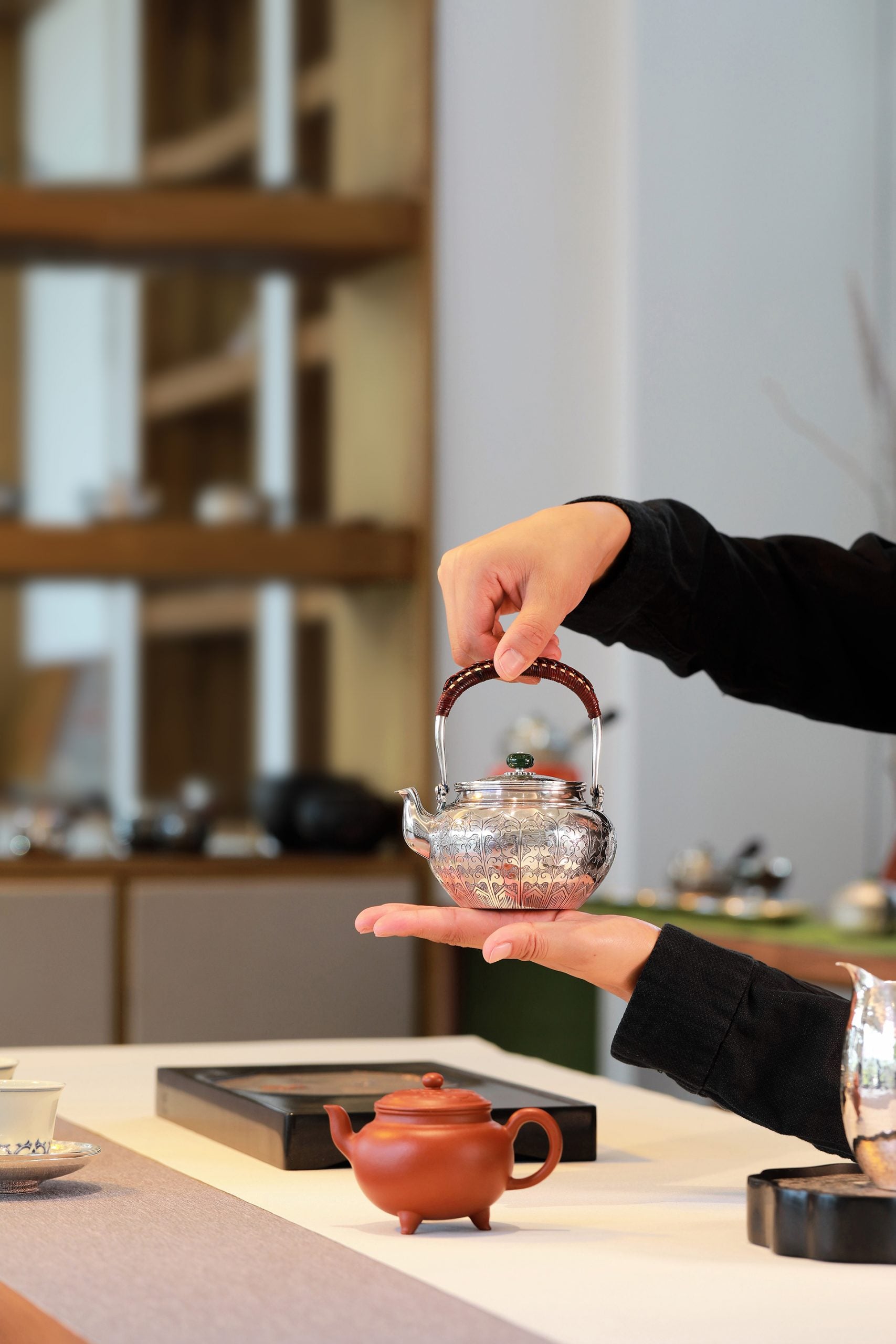 蓮瓣純銀提梁泡壺