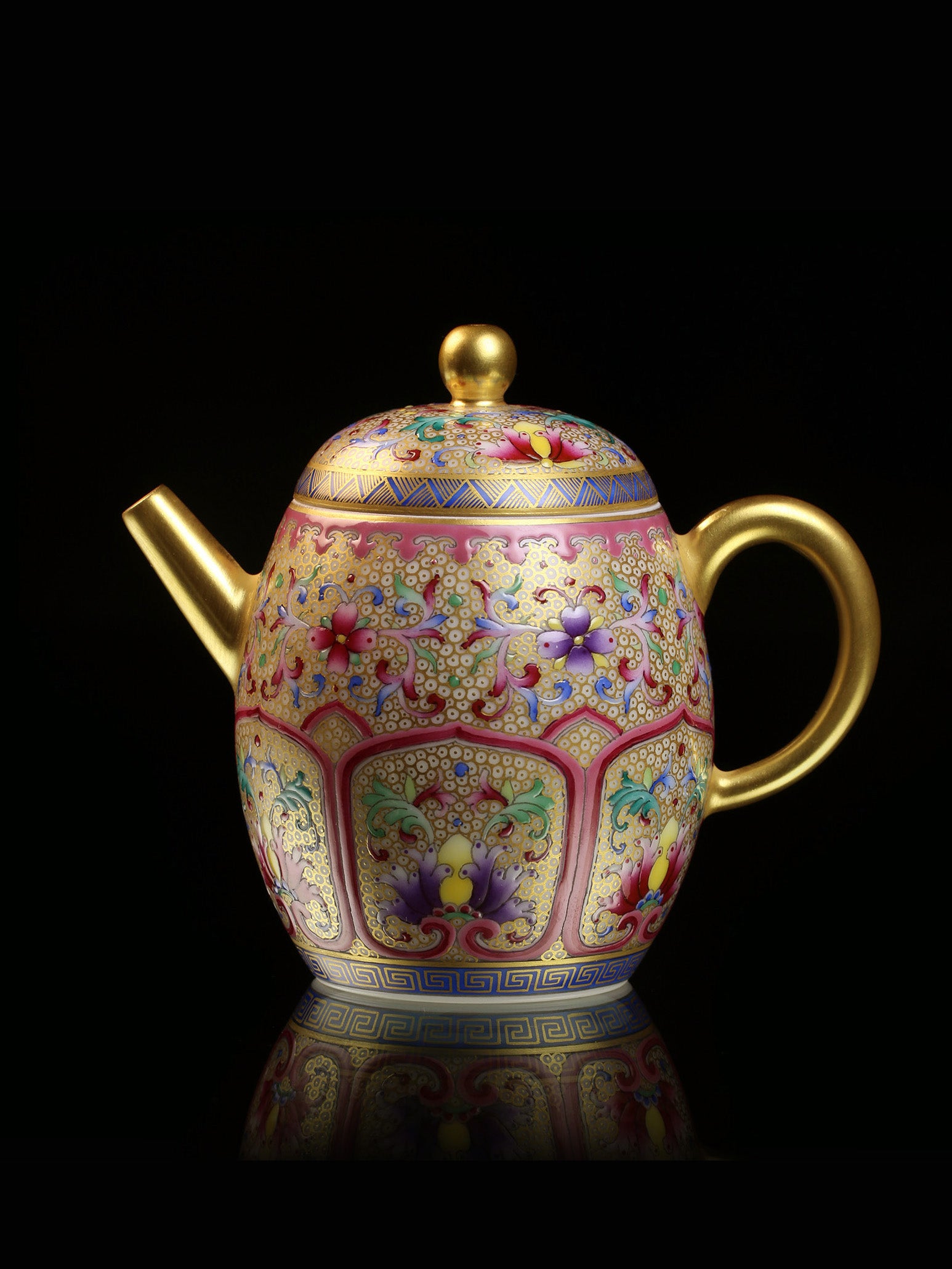 Enamel Beauty Shoulder Teapot with Lotus Motif